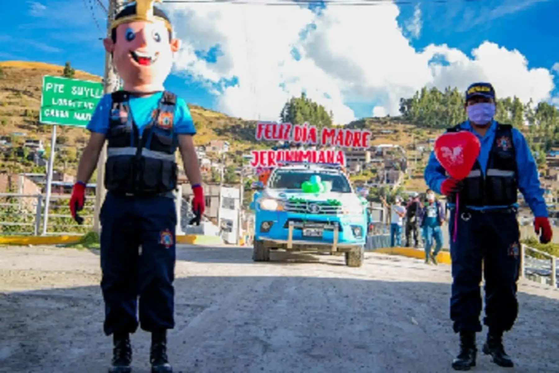 El espectáculo estuvo liderado por el alcalde del distrito, Percy Godoy Medina, y el congresista Apurimeño, Lenin Checco Chauca.