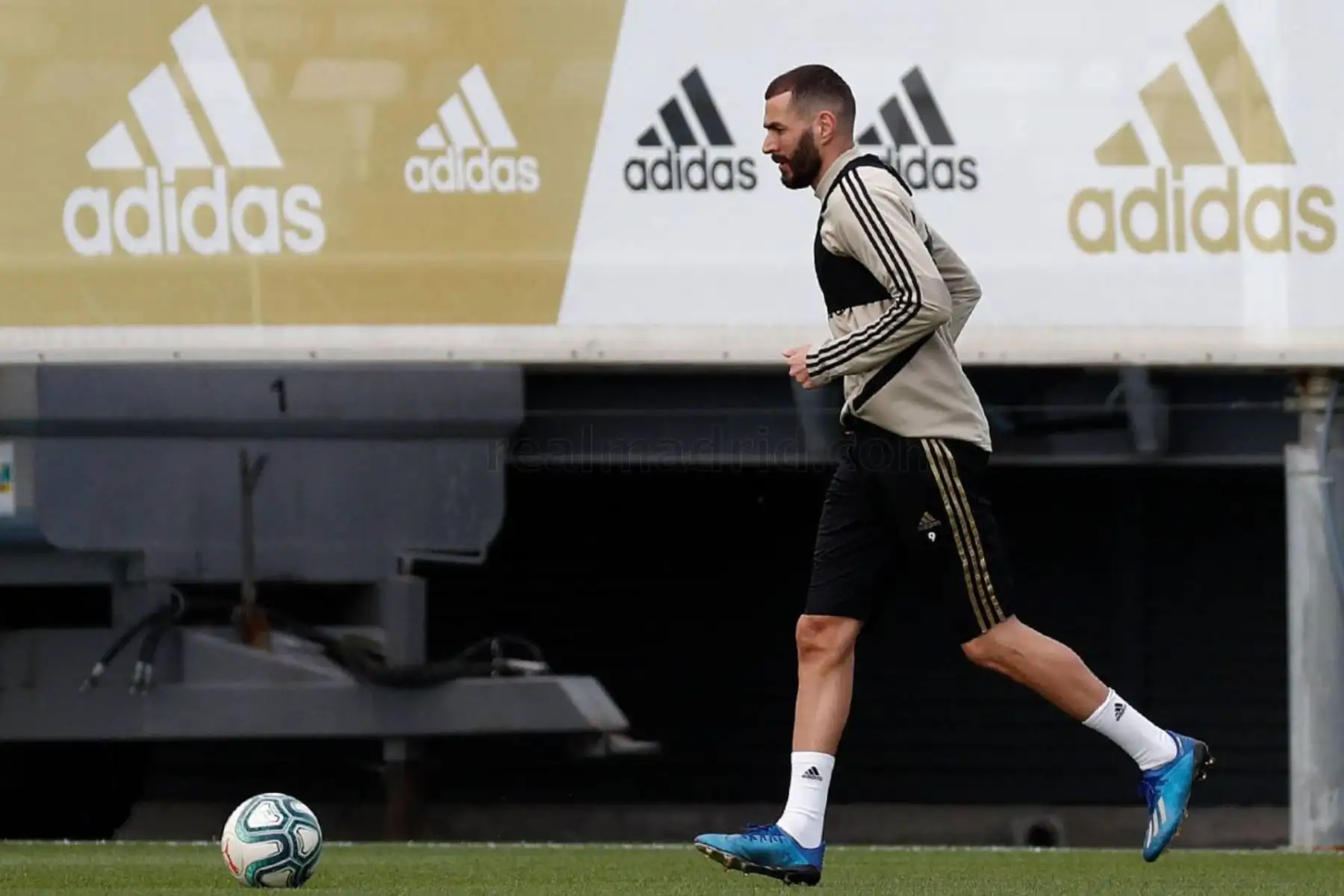 El jugador de Real Madrid,Karim Benzema vuelve a los entrenamientos tras pasar pruebas de detección de Covid-19.
Foto: Real Madrid
