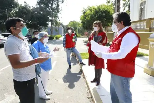 Contralor Nelson Shack realiza supervisión en hospital  Víctor Larco Herrera.