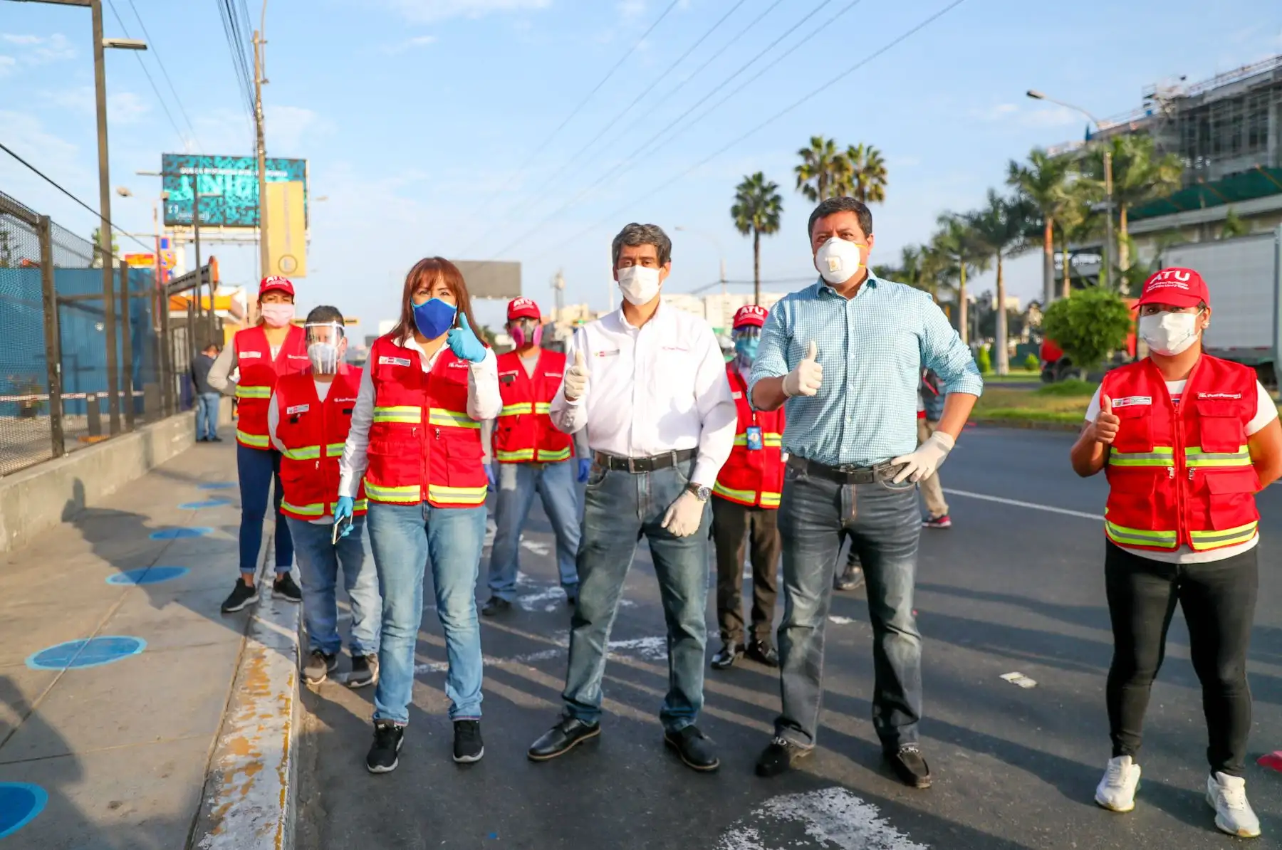 Ministro de Transportes y Comunicaciones, Carlos Lozada lidera operativo de fiscalización en San Miguel y Miraflores  junto a la Autoridad de Transporte Urbano ( ATU)  y la Municipalidad de Lima  para garantizar la aplicación de protocolos sanitarios en unidades de transporte público.
Foto: MTC
