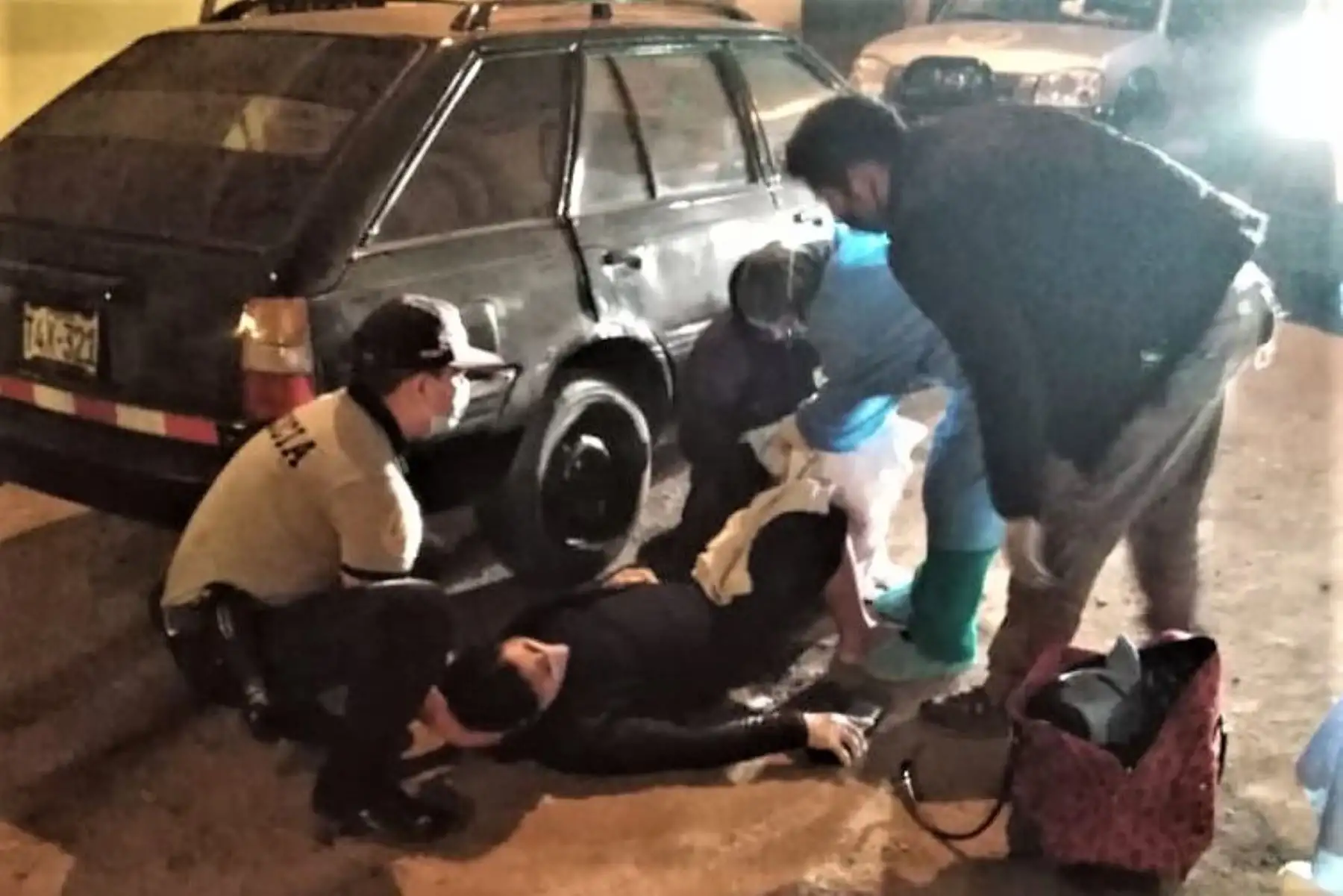 Una joven madre dio a luz en la vía pública con ayuda de dos policías en la provincia de Virú, región La Libertad.