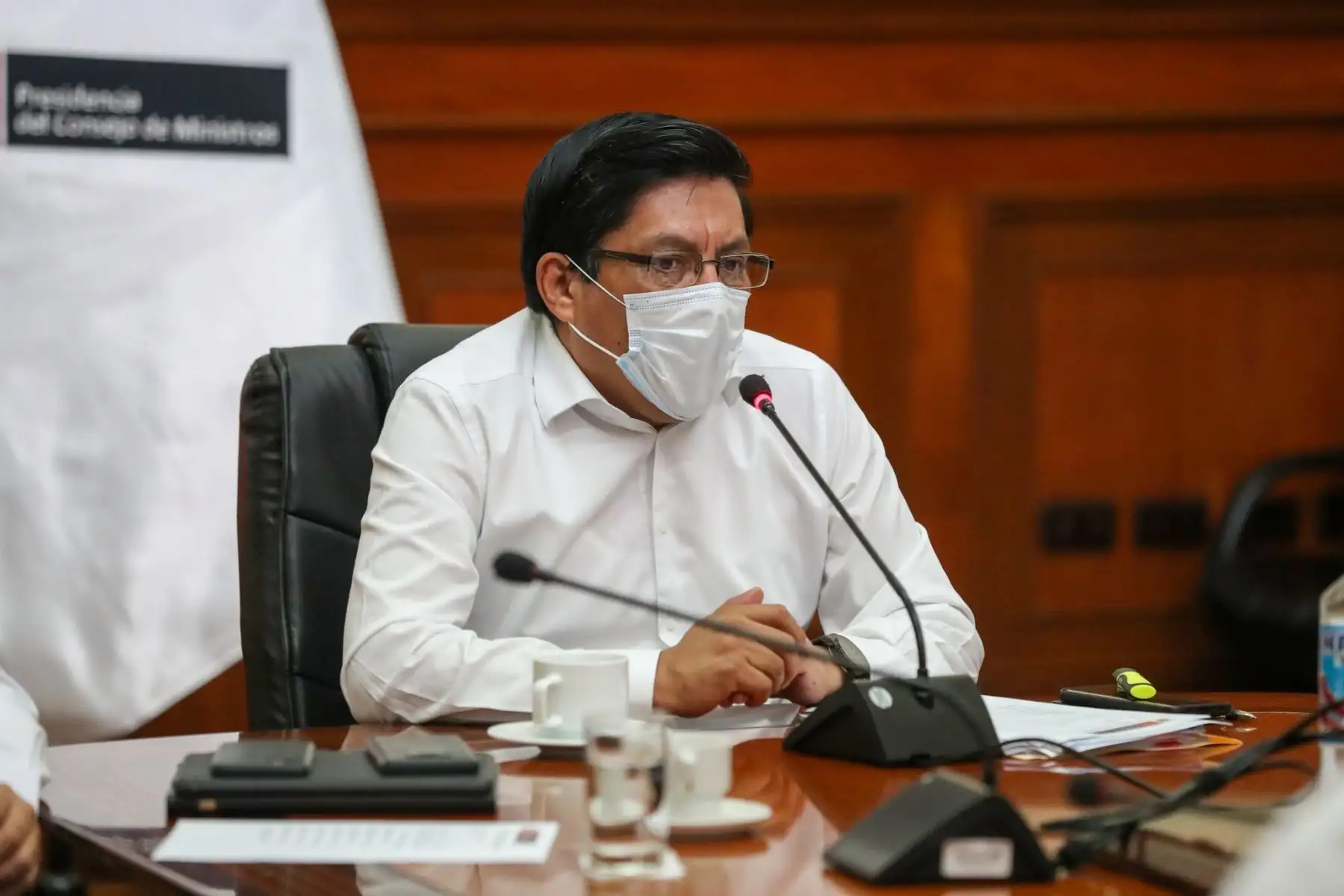 Titular de la PCM, Vicente Zeballos participa en videoconferencia con los representantes de las Mancomunidades de Lima. Se abordan temas como la reanudación de actividades económicas y la reactivación de la administración pública, en el marco de la emergencia por el COVIDー19.
Foto: PCM