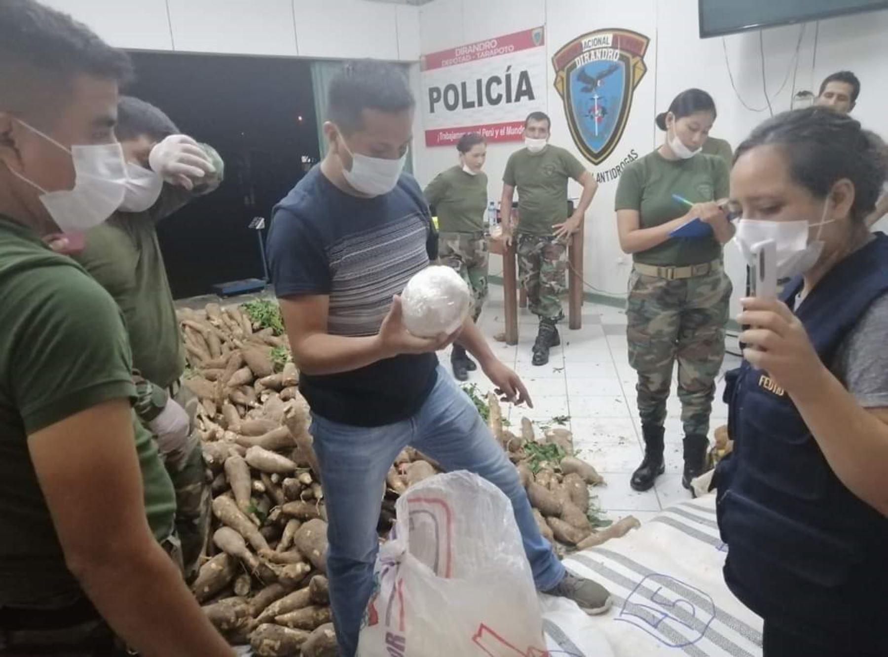 Policía Antidrogas de San Martín detiene a dos personas e incauta 31.2 kg de cocaína. ANDINA/Difusión