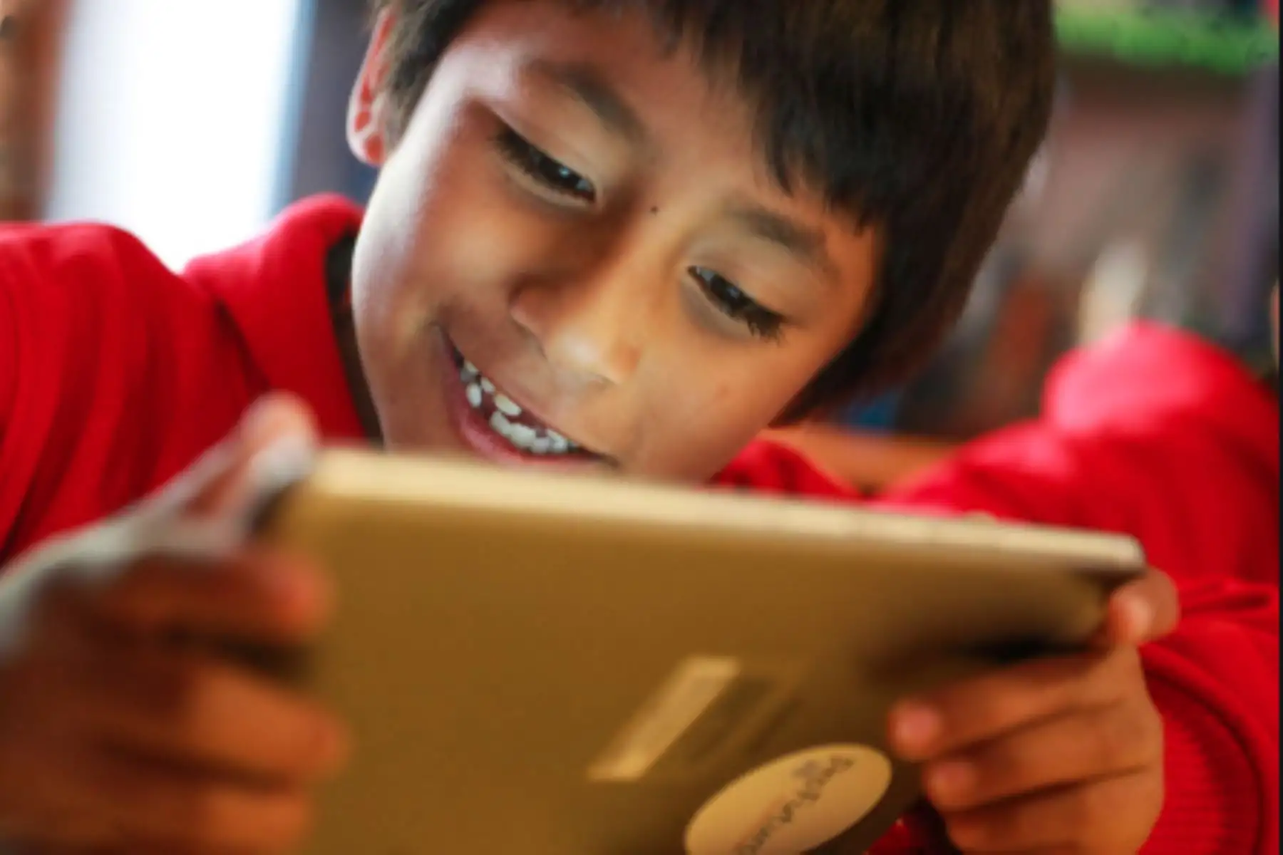No solo tablets, también un buen contenido pedagógico tendrán escolares que históricamente no accedieron a una educación de calidad.ANDINA/Difusión