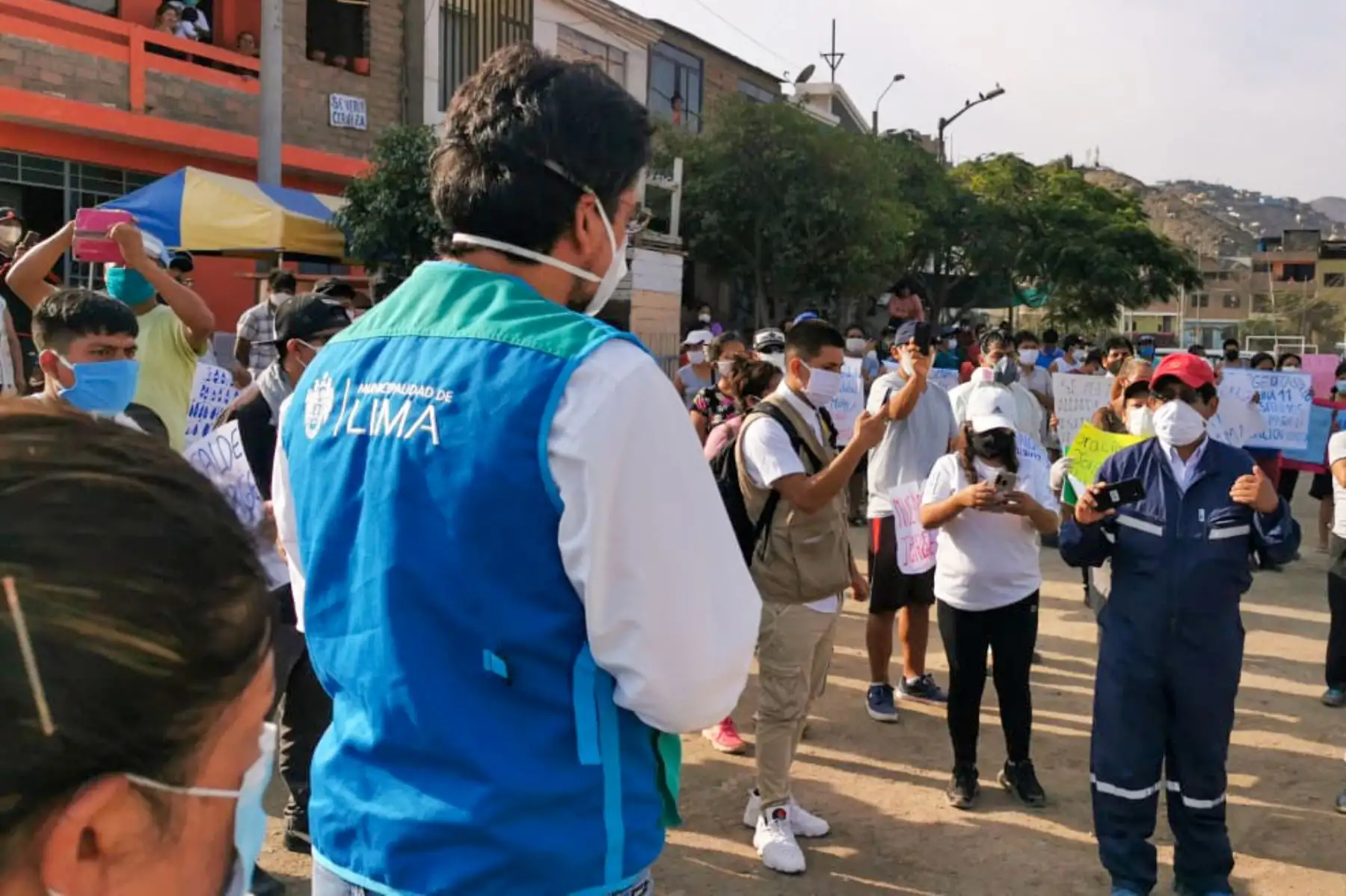 La Municipalidad de Lima hizo entrega de pollos a la población de San Juan de Lurigancho


Foto: Municipalidad de Lima
