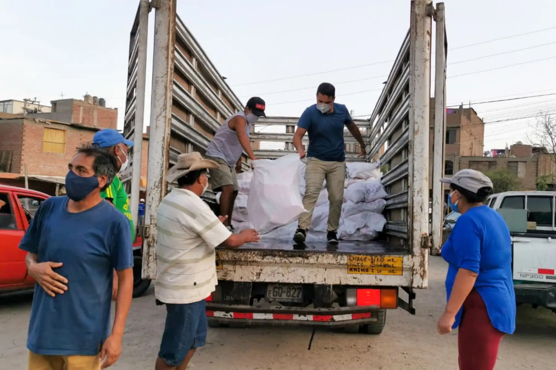 La Municipalidad de Lima hizo entrega de pollos a la población de San Juan de Lurigancho


Foto: Municipalidad de Lima