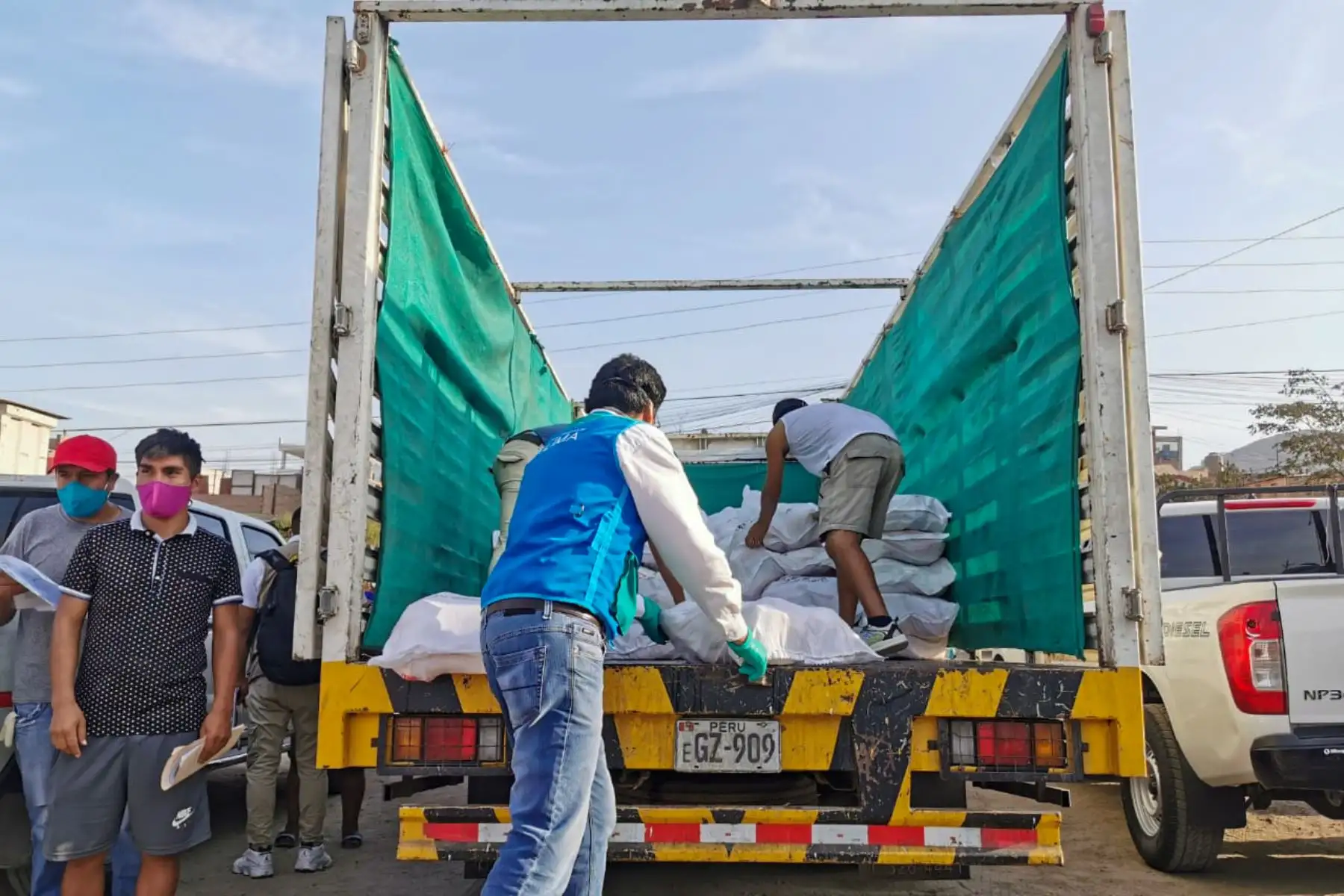 La Municipalidad de Lima hizo entrega de pollos a la población de San Juan de Lurigancho


Foto: Municipalidad de Lima
