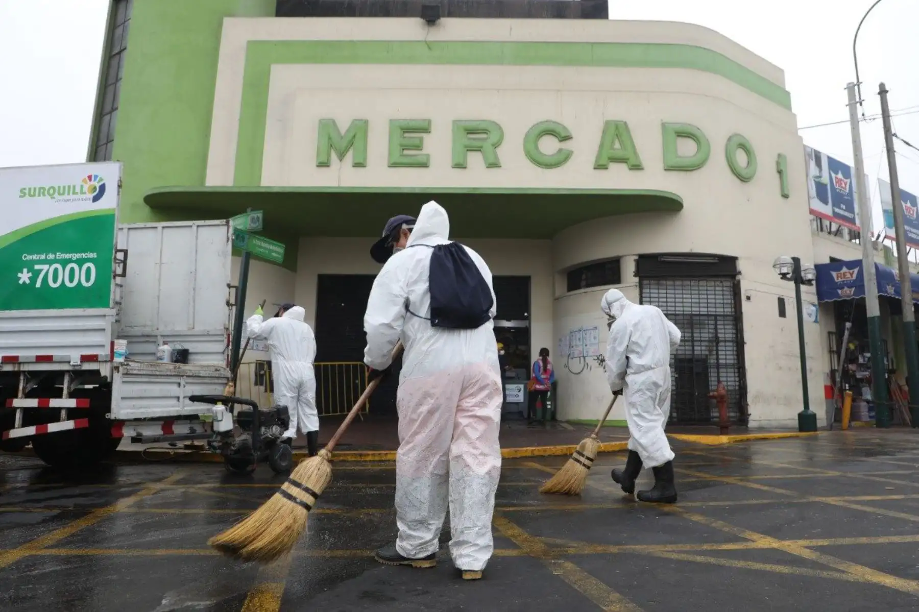 Ministerio de la Producción supervisa Mercado Modelo n.° 1 de Lima como parte de la estrategia multisectorial "Te Cuido Perú ".
Foto: Produce