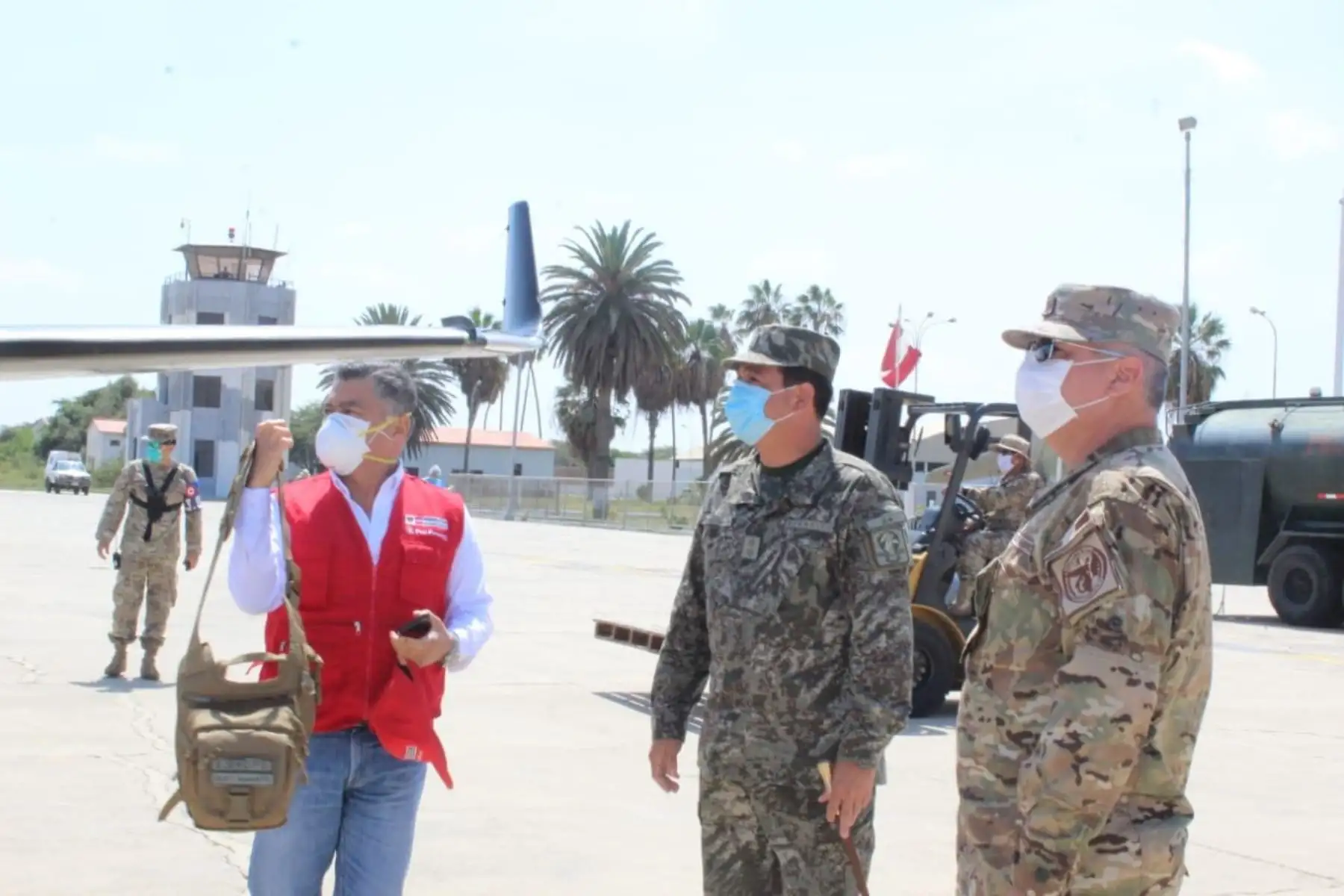 Ministerio de Defensa lleva a Lambayeque  una tonelada y media de insumos médicos y equipos de protección del Ministerio de Salud, para reforzar la labor contra el COVID19 en esa región. 
Foto: Mindef