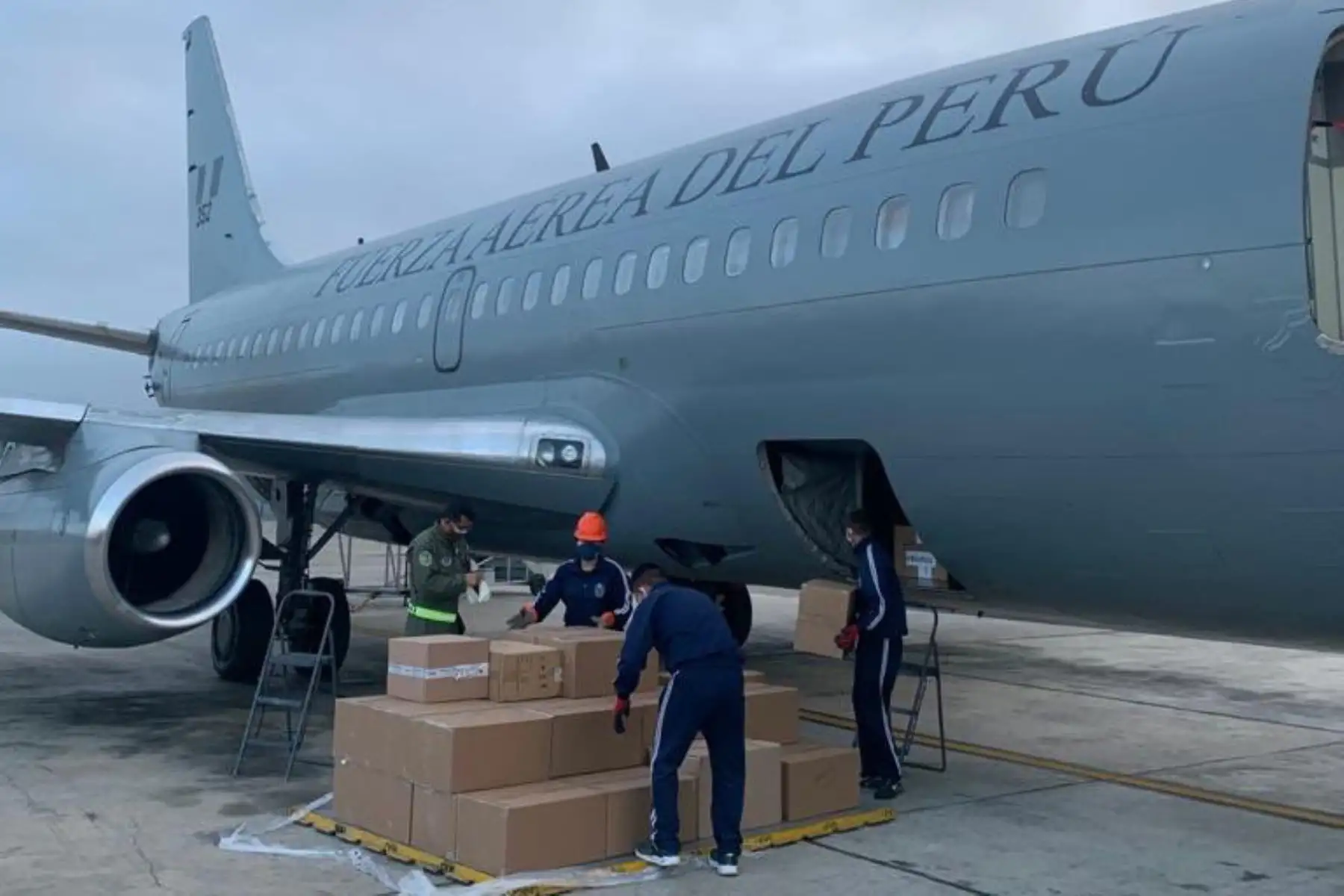 Ministerio de Defensa llevó esta mañana a la región de Cajamarca 8 toneladas de carga entre insumos médico, equipos de protección, pruebas rápidas de Essalud y el Minsa para hacer frente a la pandemia del coronavirus. Foto: ANDINA/Mindef