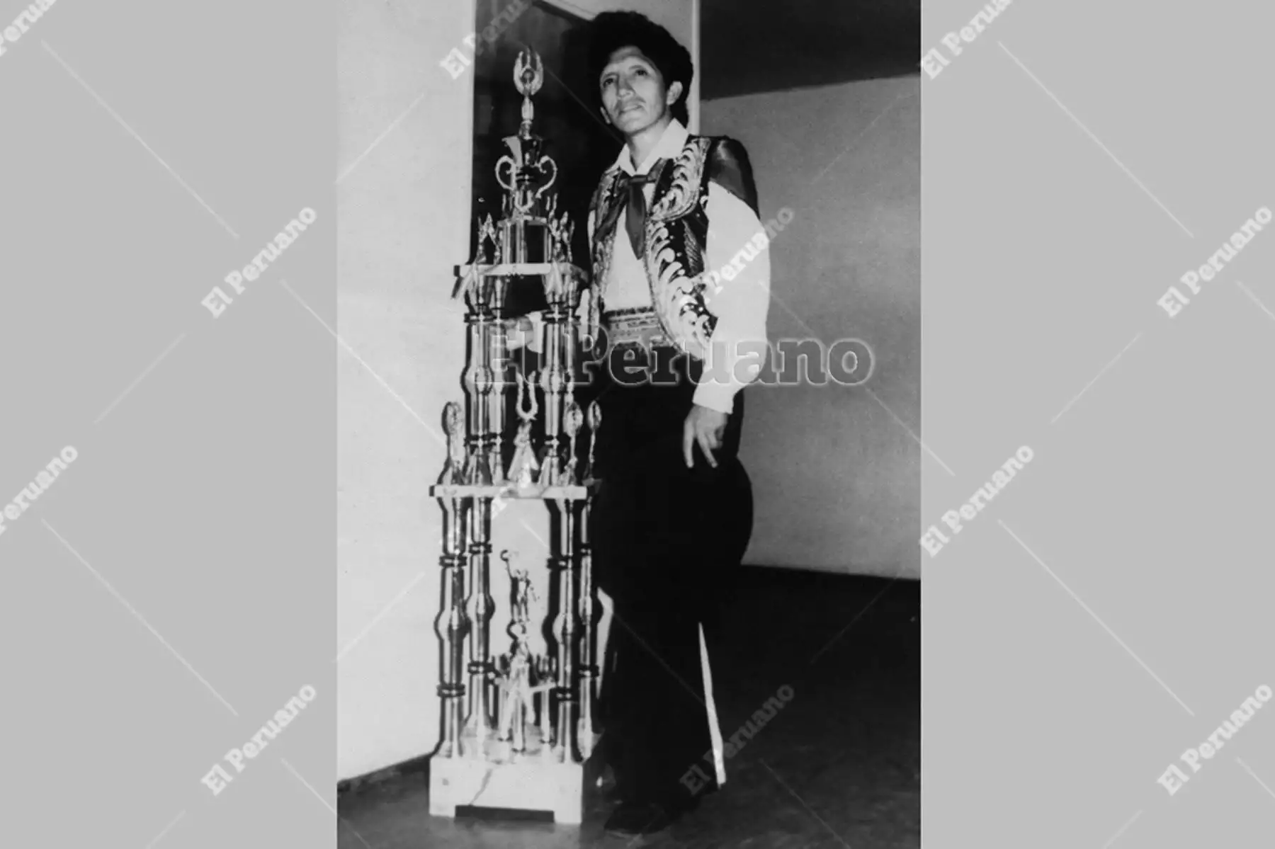 Lima - setiembre de 1987. Cantante Eusebio "Chato" Grados", ganador del Primer Festival de Autores y Compositores Andinos. Foto: Archivo Histórico de El Peruano
