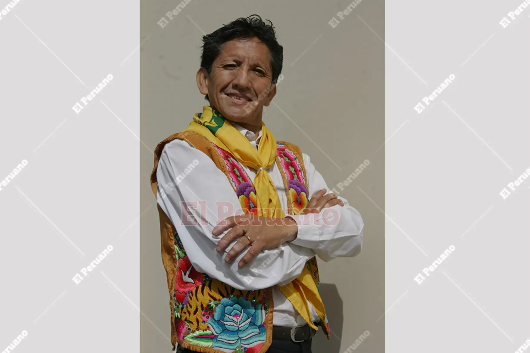 Lima - 15 junio de 2005. Retrato del cantante Eusebio "Chato" Grados para una producción especial de El Peruano por el Día de la Canción Andina. Foto: Diario El Peruano / Carlos Lezama