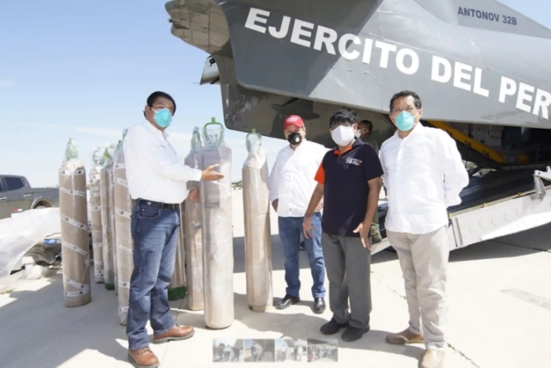 El ministro de Vivienda, Construcción y Saneamiento, Rodolfo Yáñez Wendorff, entregó al párroco de la iglesia Nuestra Señora del Rosario, Martín Chero Nieves, 30 balones de oxígeno que se destinarán para salvar la vida de los pacientes afectados con covid-19 en la región de Piura.