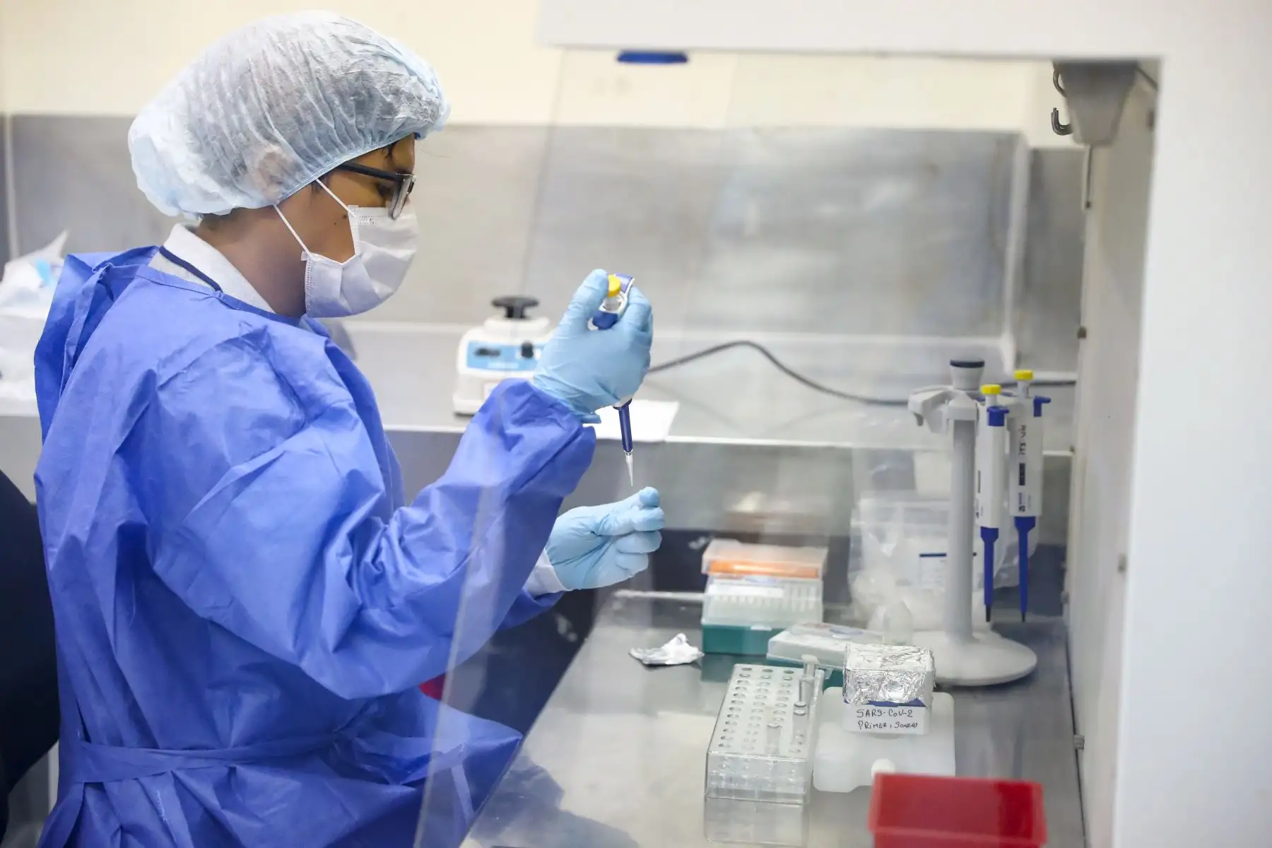 Presidente Vizcarra visitó laboratorio regional de salud pública de Tacna