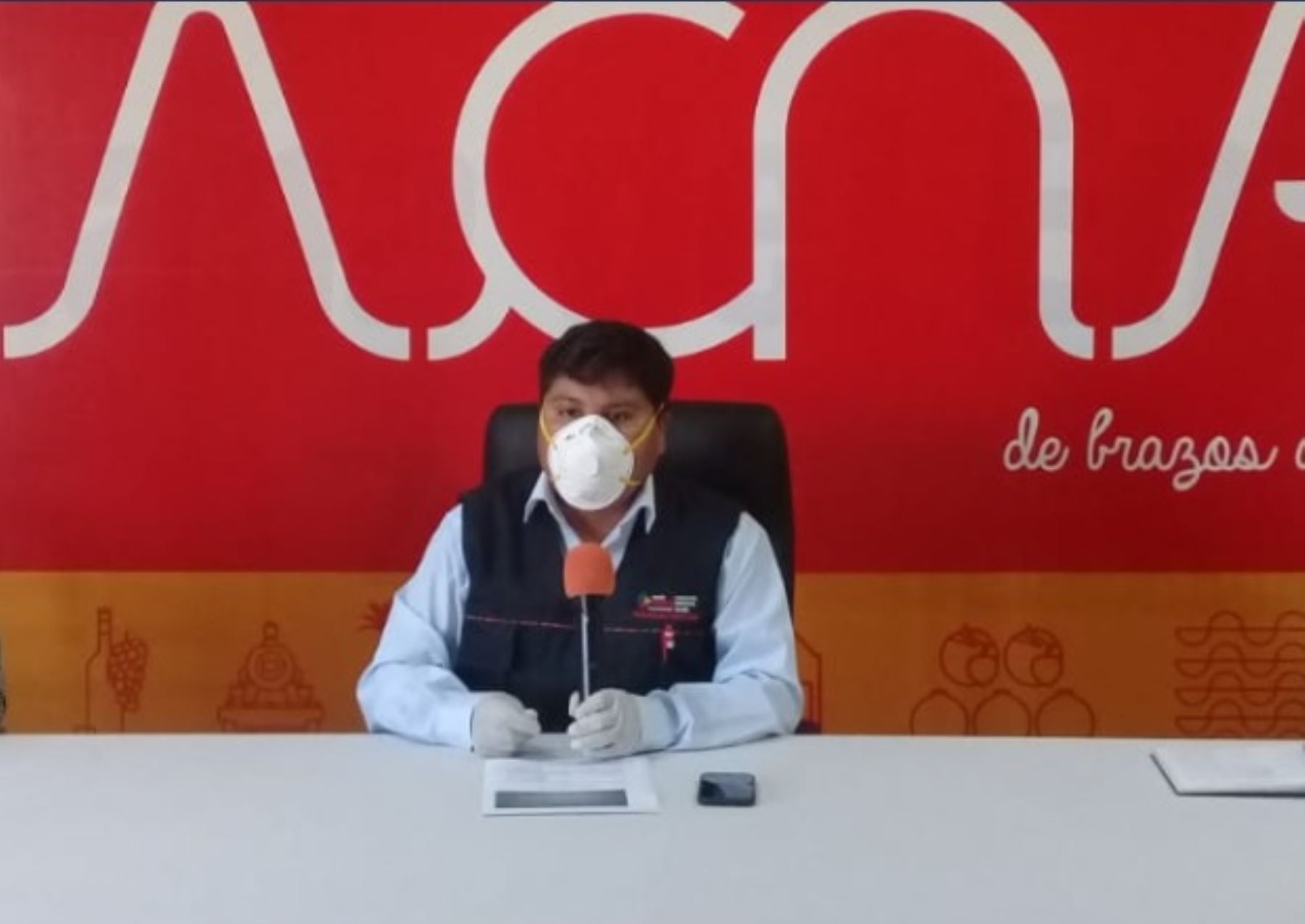 El gobernador regional de Tacna, Juan Tonconi, subrayó que solo la unidad de los diferentes niveles de gobierno y la población coadyuvará a salir victoriosos de la pandemia. Foto: ANDINA/Difusión