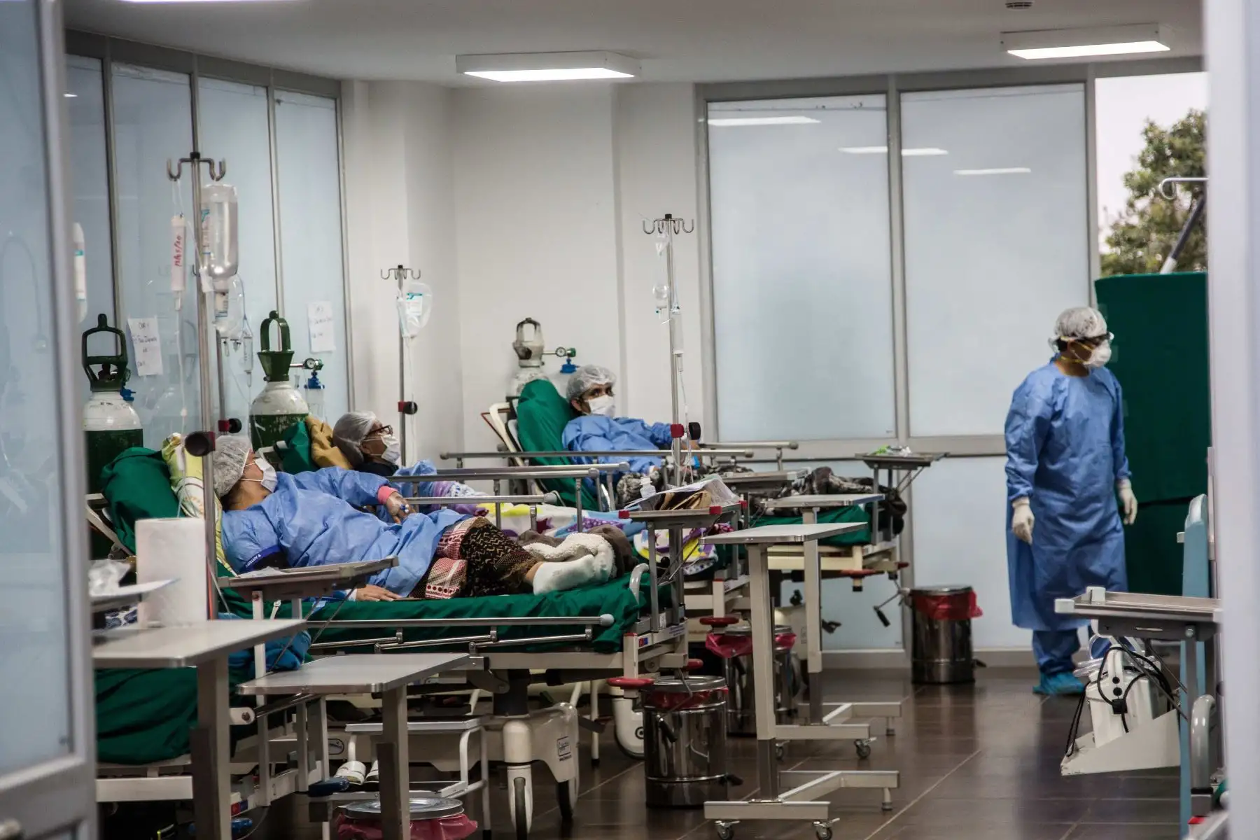 La Autoridad para la Reconstrucción con Cambios implementará centros de atención y albergue para pacientes covid-19 en siete regiones. EFE