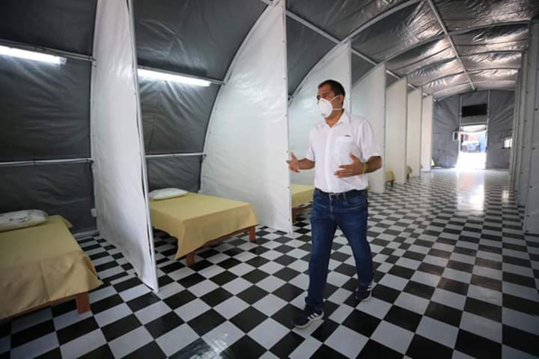 Instalan hospital de campaña en Chimbote con capacidad para 90 pacientes covid-19. Foto: Cortesía Gonzalo Horna