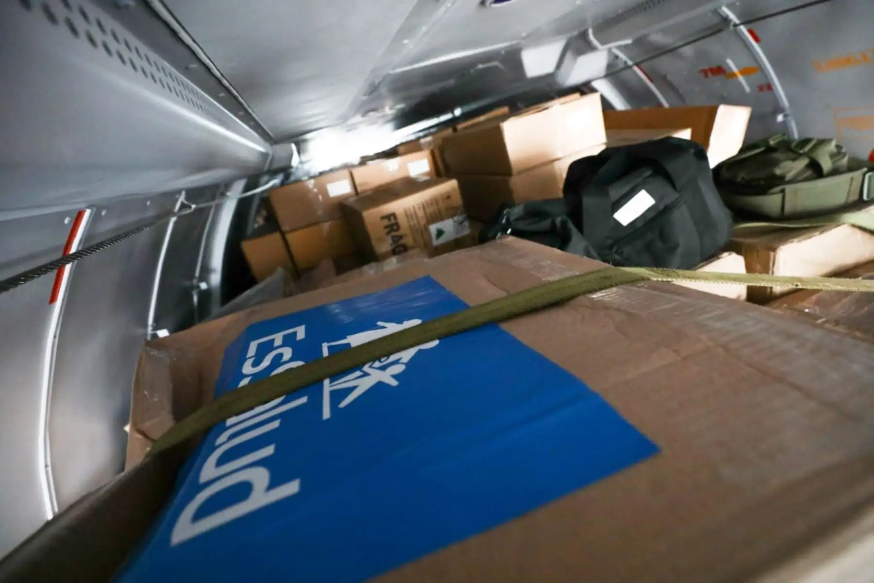 Essalud envia  envia equipos de protección e insumos médicos necesarios para fortalecer la primera línea de atención a pacientes con Covid 19. Los envios serán distribuidos a las regiones de  Cusco 17 toneladas, Apurimac 7 toneladas y Puno 7 toneladas.
Foto: Essalud
