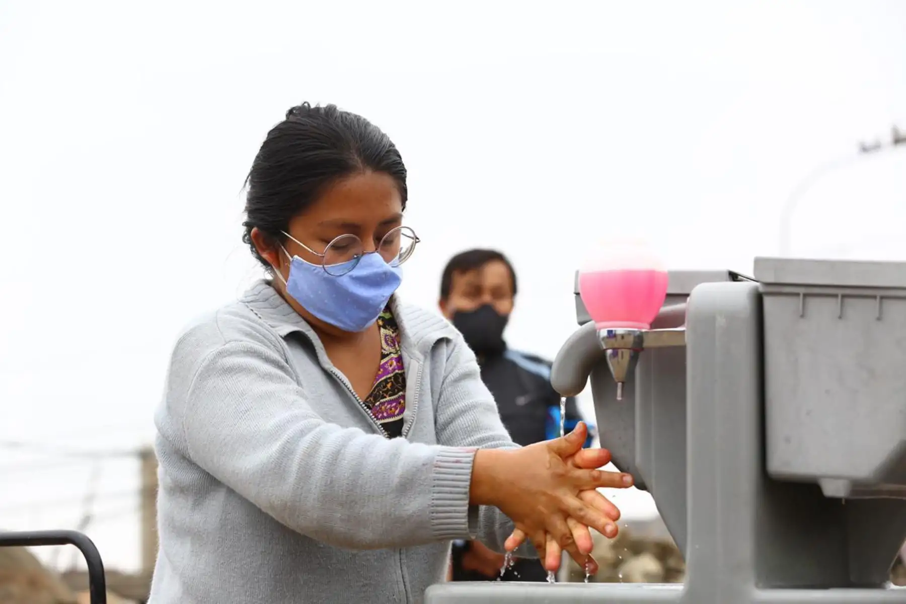 Ministerio de Agricultura llega a San Juan de Miraflores para impulsar el programa " De la Chacra a la Olla " que permite acercar los productos del campo a las familias y puedan realizar sus compras de manera segura.
Foto:Minagri