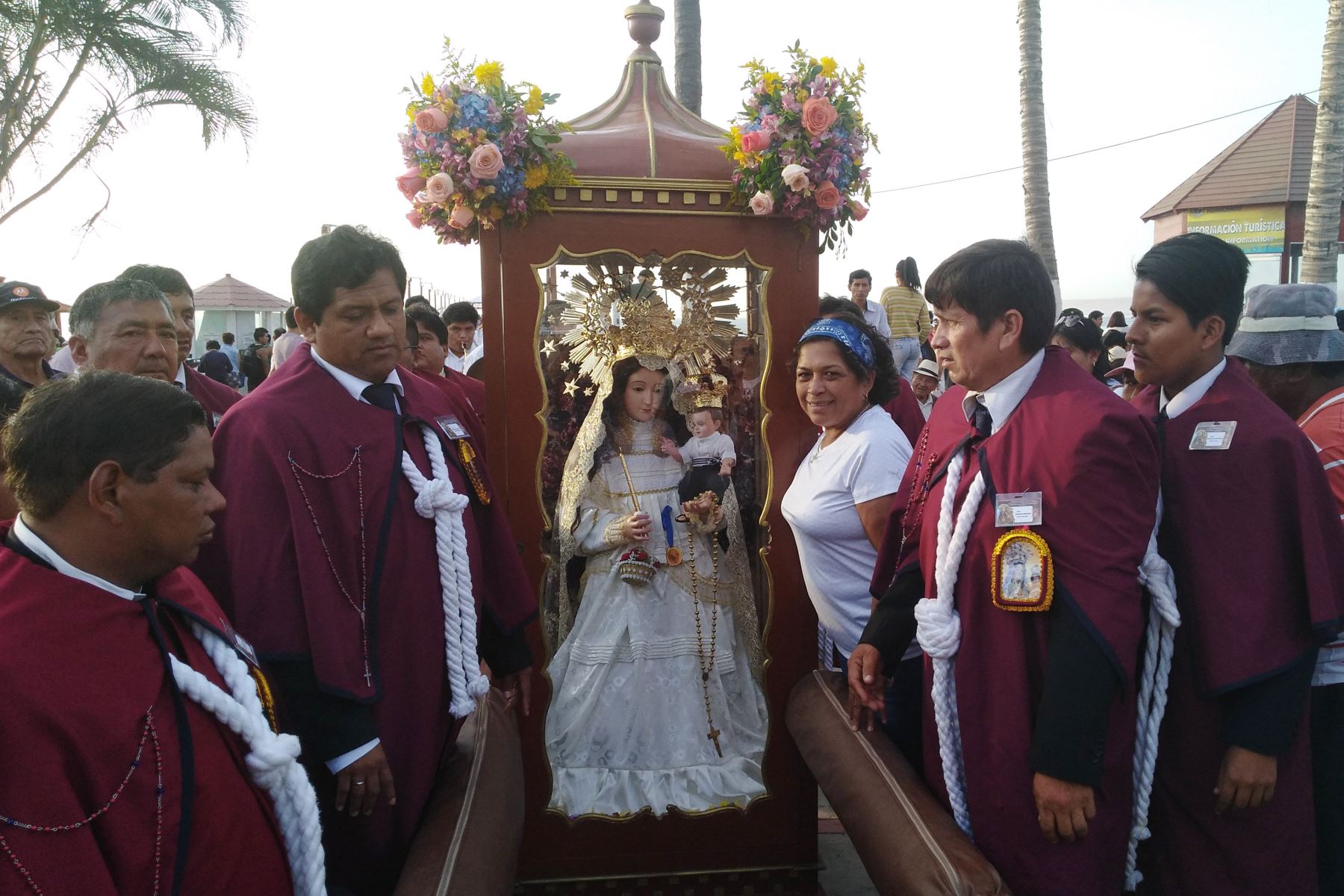 Esta vez, la Virgen del Socorro de Huanchaco derramará bendiciones desde el aire este miércoles. Foto: ANDINA/Difusión