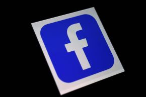 Meta, casa matriz de Facebook e Instagram, identificó más de 400 aplicaciones "maliciosas". Foto: AFP