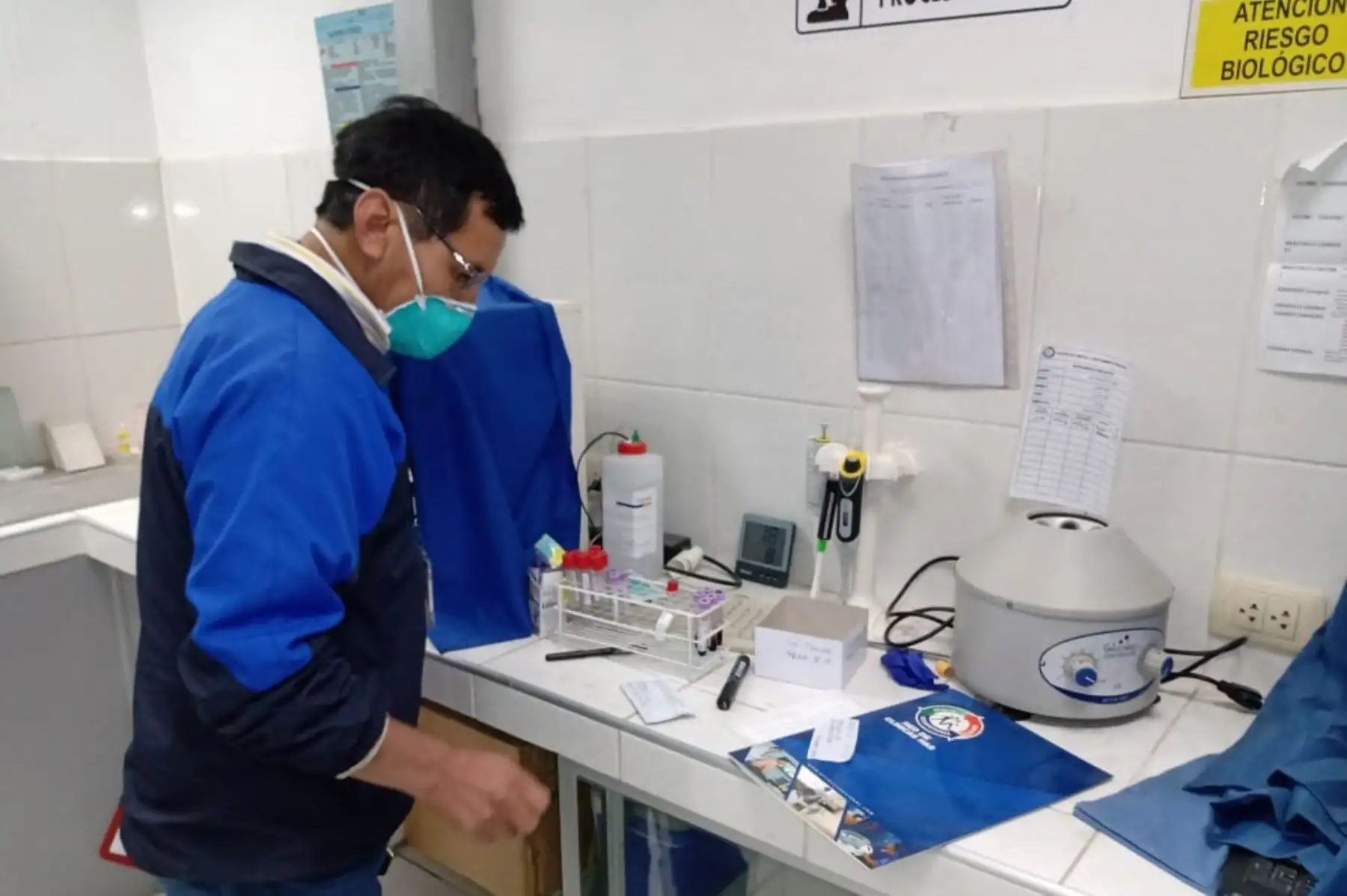 Personal de la Diresa Junín inspeccionó los ambientes donde se aplican pruebas rápidas para detectar covid-19.