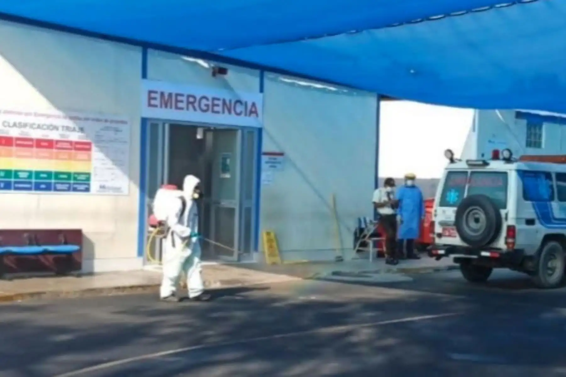 Para frenar la propagación del nuevo coronavirus, hoy fueron desinfectados varios ambientes del Hospital III de Chimbote. Foto: ANDINA/Difusión