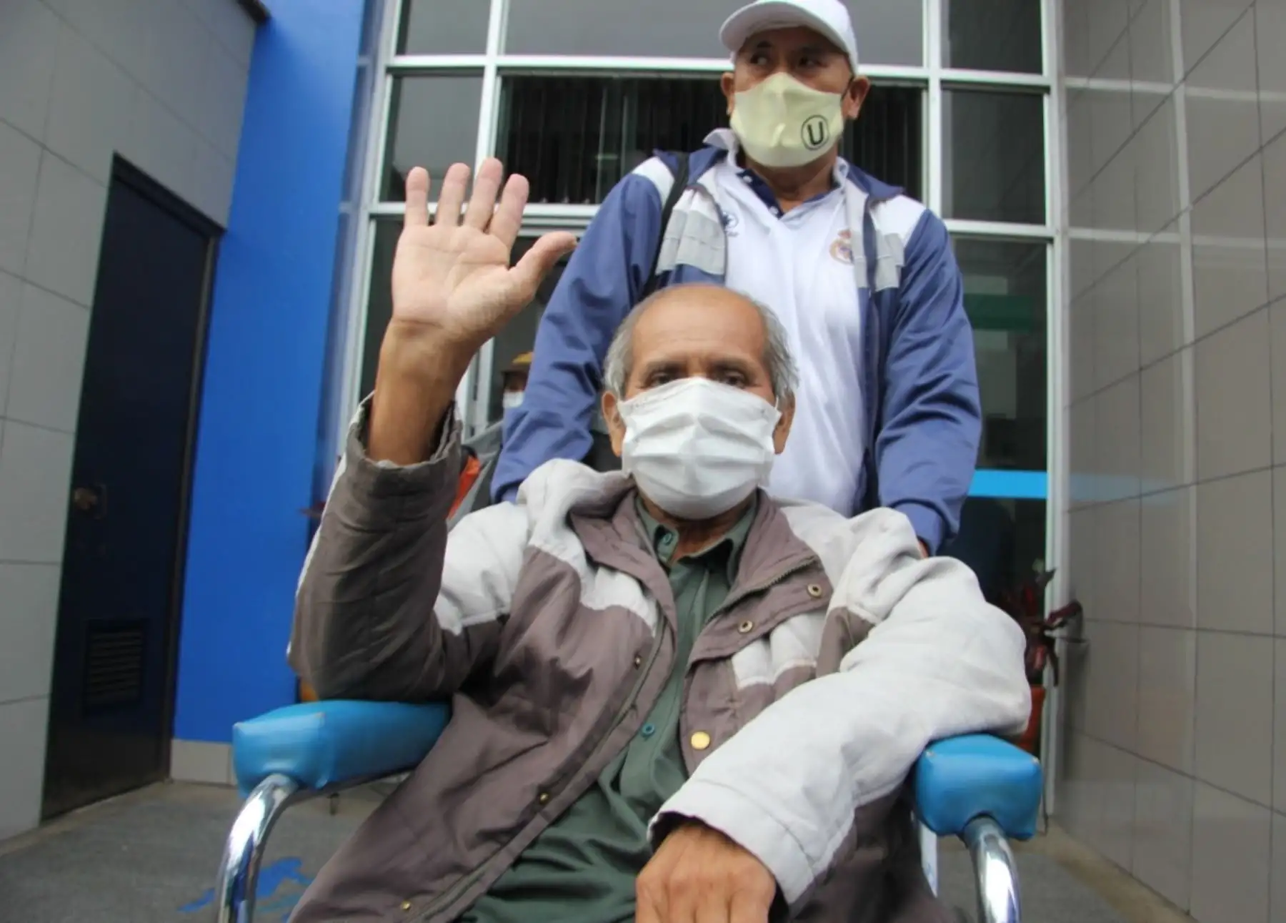 Pacientes de 68 y 71 años forman parte del grupo de 33 personas que a la fecha han sido dadas de alta del hospital Angamos, desde que se inició la pandemia.