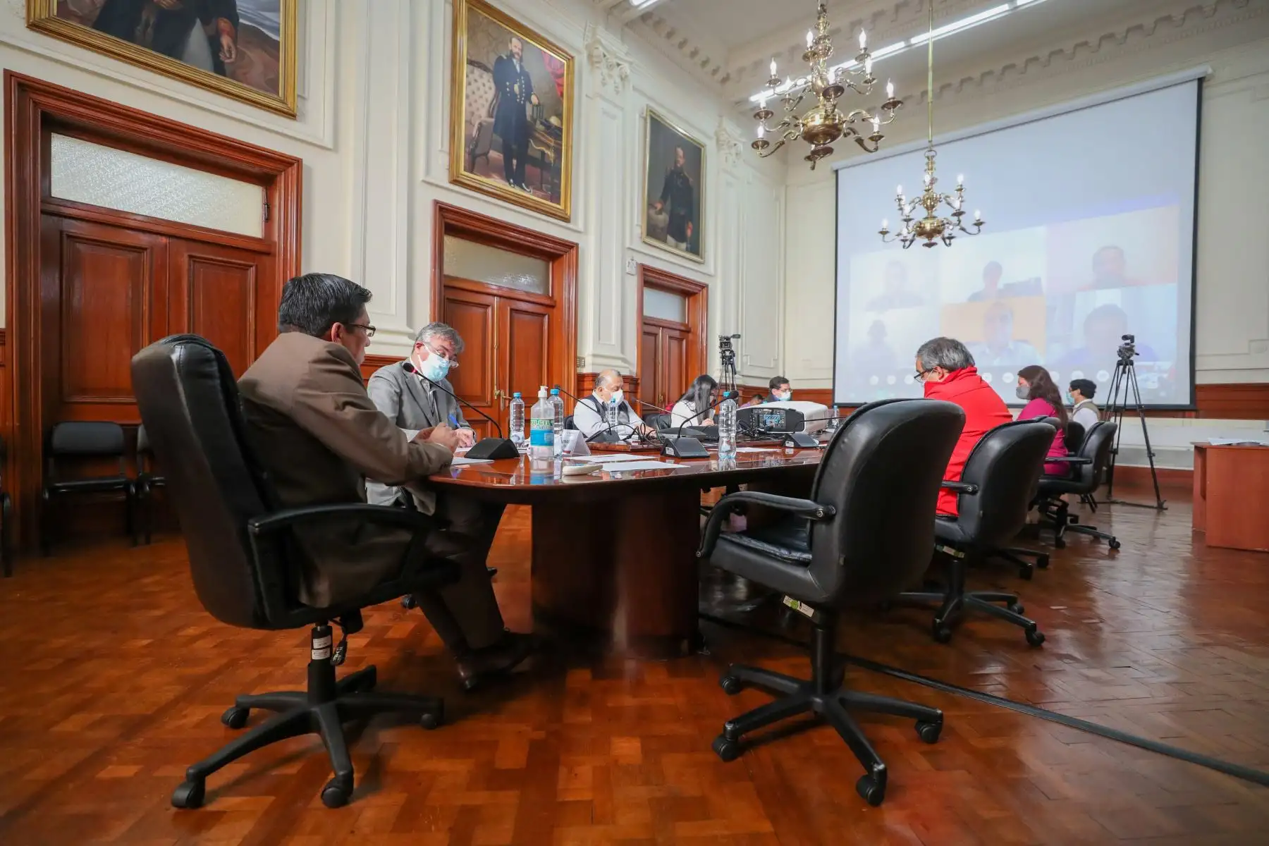 El premier  Vicente Zeballos se presenta en sesión virtual ante la Comisión de Descentralización del  Congreso del Perú, para informar sobre el trabajo del gobierno nacional con los gobiernos regionales y municipalidades en el marco de la emergencia sanitaria por el covid - 19.
Foto: Difusión