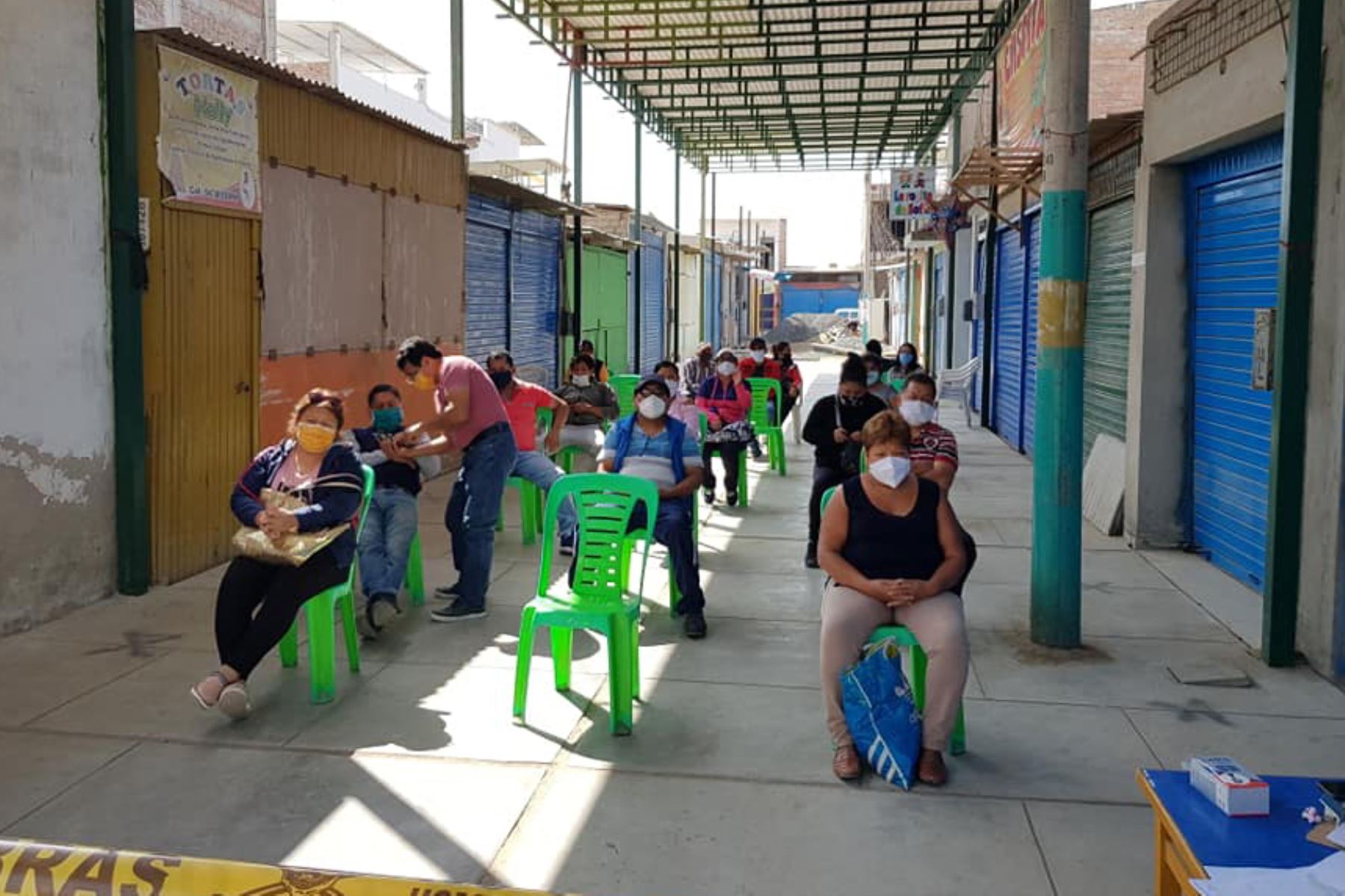 Los comerciantes del mercado La Perla de Chimbote decidieron someterse a pruebas de descarte de covid-19. Foto: ANDINA/Difusión