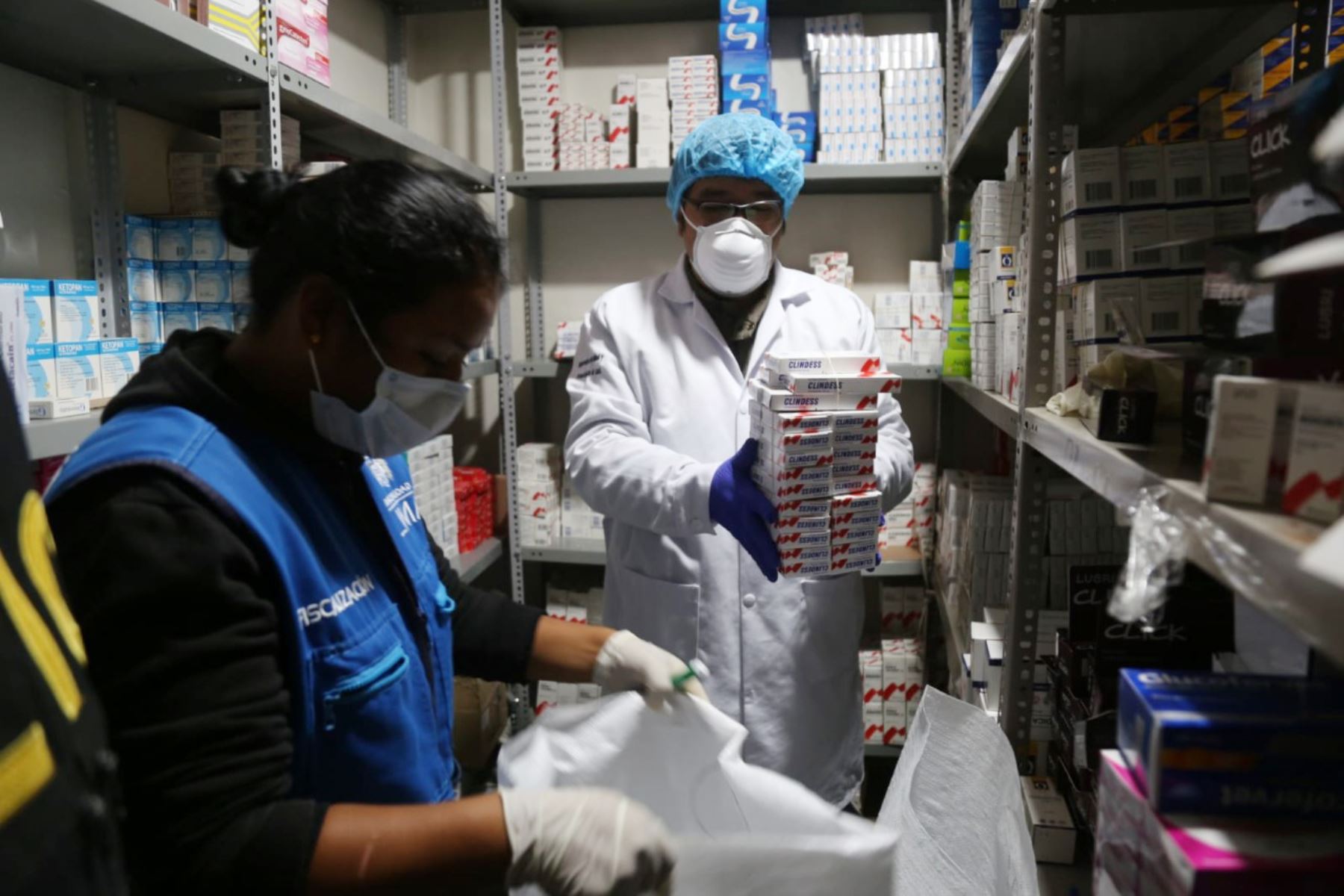 La Municipalidad de Lima fiscaliza que venta de medicinas en Mesa Redonda seas legal, sobre todo por emergencia sanitaria. ANDINA/Difusión