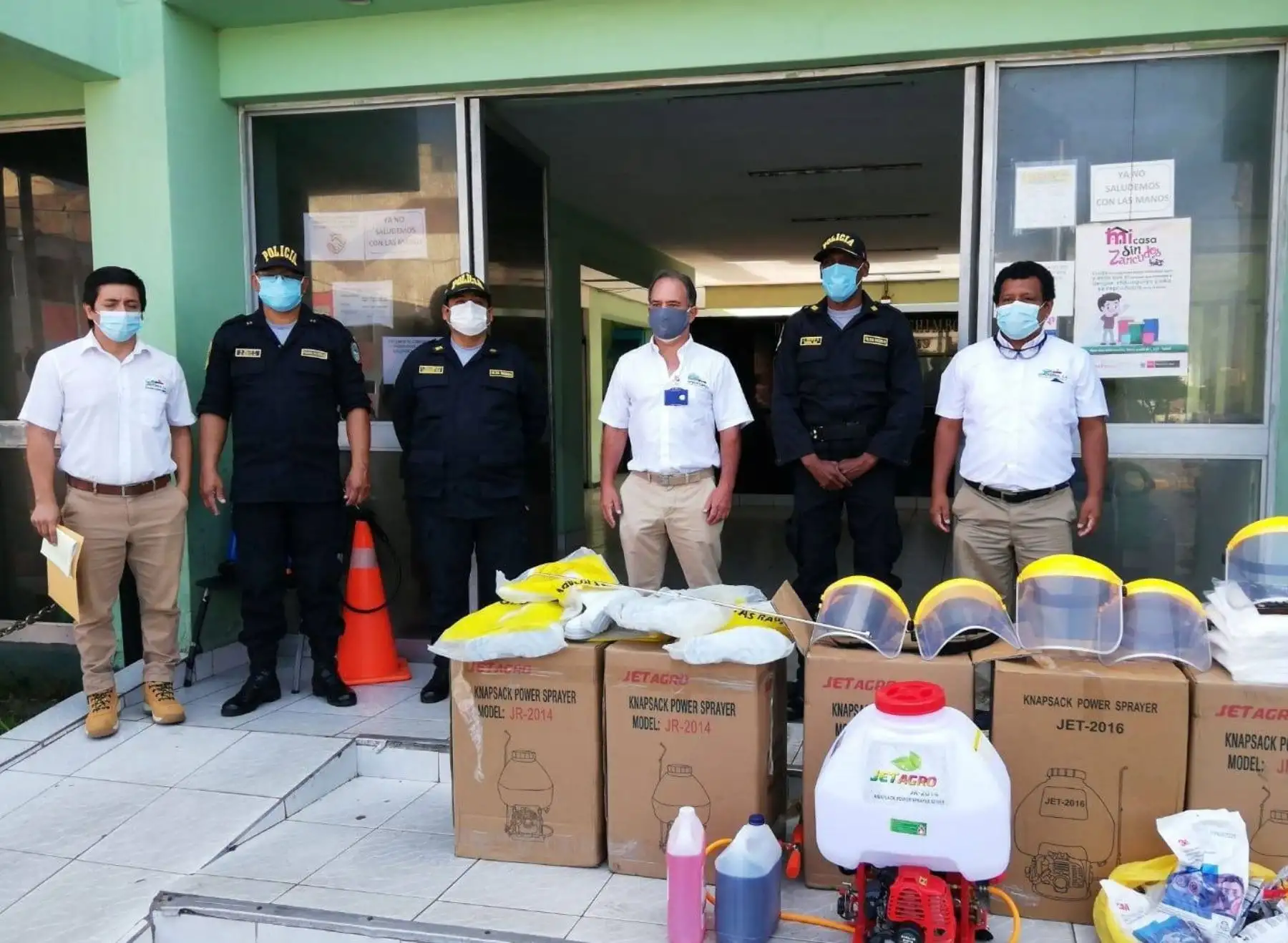 Empresarios productores de harina y conservas de epscado donan implementos de bioseguridad a la Policía de Chimbote, en Áncash. ANDINA/Difusión
