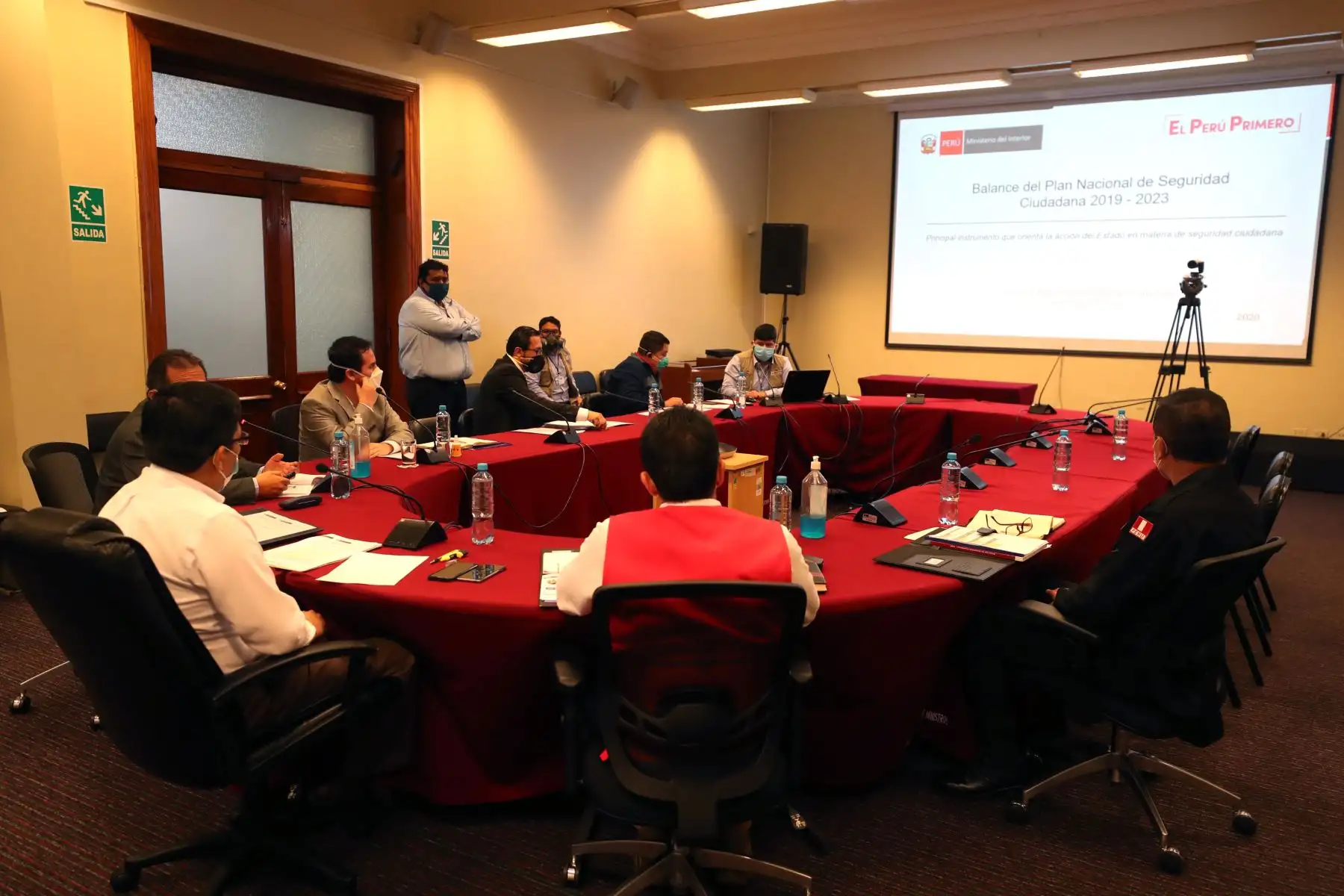 Titular de la PCM, Vicente Zeballos preside la I Sesión del Consejo Nacional de Seguridad Ciudadana (CONASEC) 2020. En esta reunión de trabajo se informan las acciones a realizar para prevenir el delito post confinamiento en el contexto de la emergencia por el covid-19.

Foto: PCM