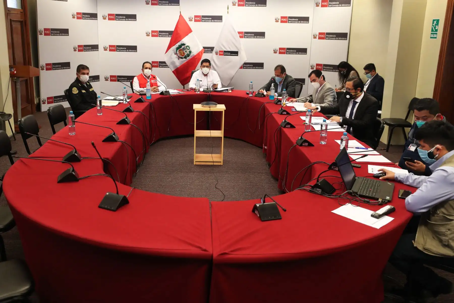 Titular de la PCM, Vicente Zeballos preside la I Sesión del Consejo Nacional de Seguridad Ciudadana (CONASEC) 2020. En esta reunión de trabajo se informan las acciones a realizar para prevenir el delito post confinamiento en el contexto de la emergencia por el covid-19.

Foto: PCM