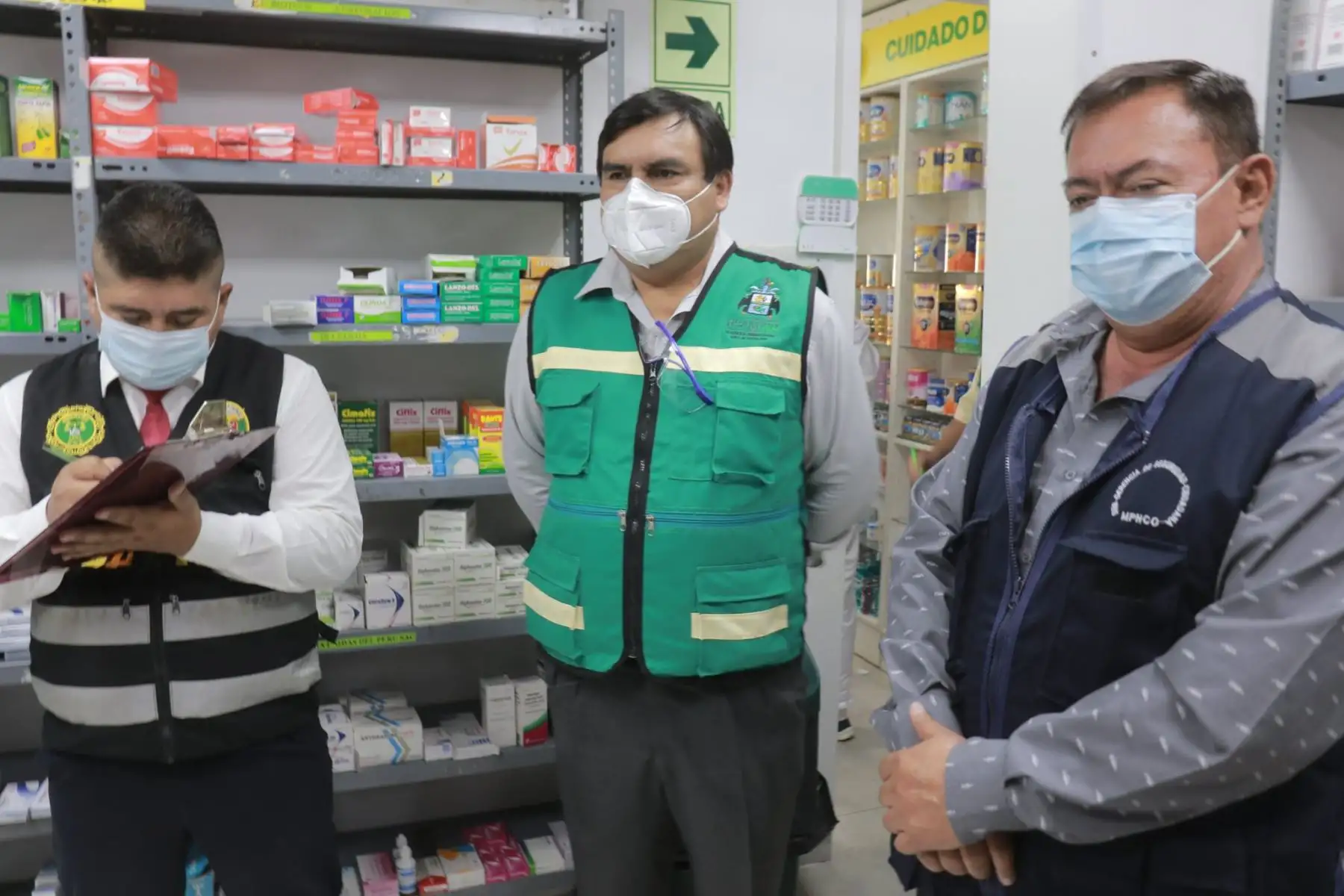La Municipalidad de Huánuco conjuntamente con la Fiscalia y la Policía realizaron la fiscalización de precios en las diversas farmacias de la ciudad. Foto: ANDINA/Municipalidad de Huánuco
