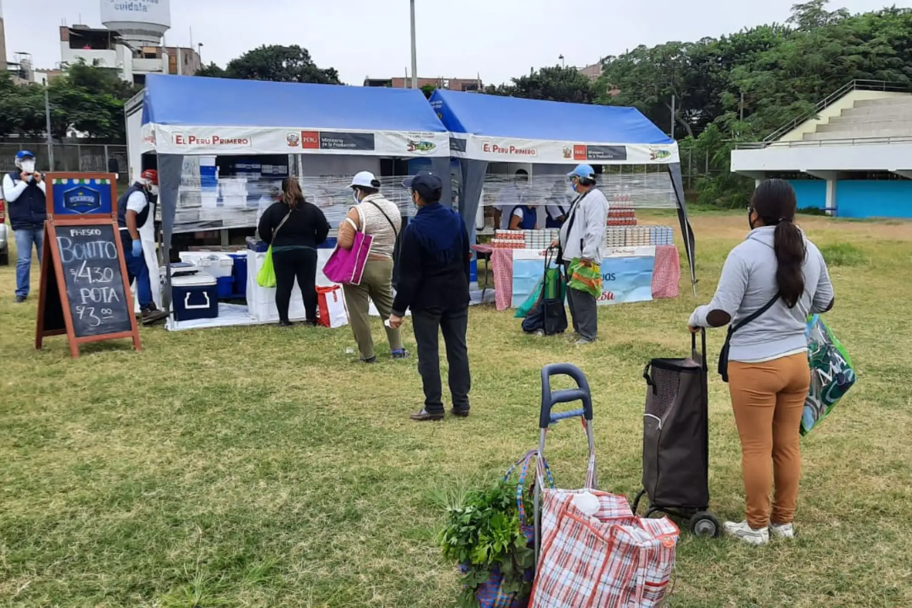 El Gobierno instalará para fines de agosto 50 nuevos mercados temporales en 21 regiones del país, los cuales contarán con protocolos sanitarios p ara evitar el contagio del covid-19, anunció hoy el presidente del Consejo de Ministros, Walter Martos.ANDINA/Difusión