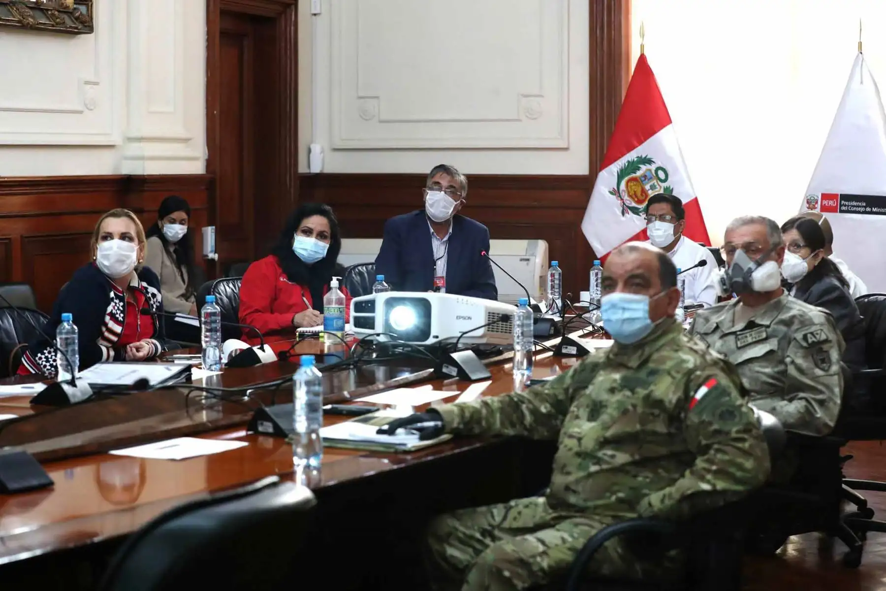 Con el objetivo de optimizar la atención de salud en zonas rurales de Loreto, el premier 
Vicente Zeballos lidera sesión con titulares de Minsa, MIMP, Mindef, EsSalud, viceministra de Interculturalidad, Fuerzas Armadas y viceministro de Gobernanza Territorial. 
Foto: PCM
