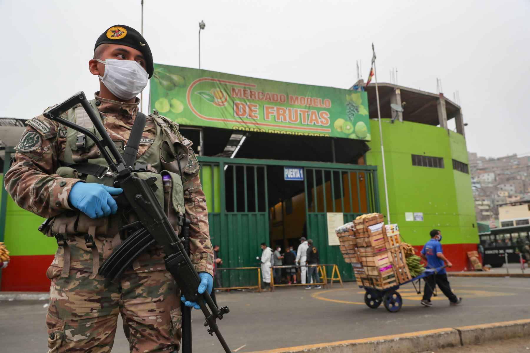 Gobierno ampliará vigilancia en mercados para evitar propagación de pandemia, anunció el presidente Martín Vizcarra. ANDINA/archivo