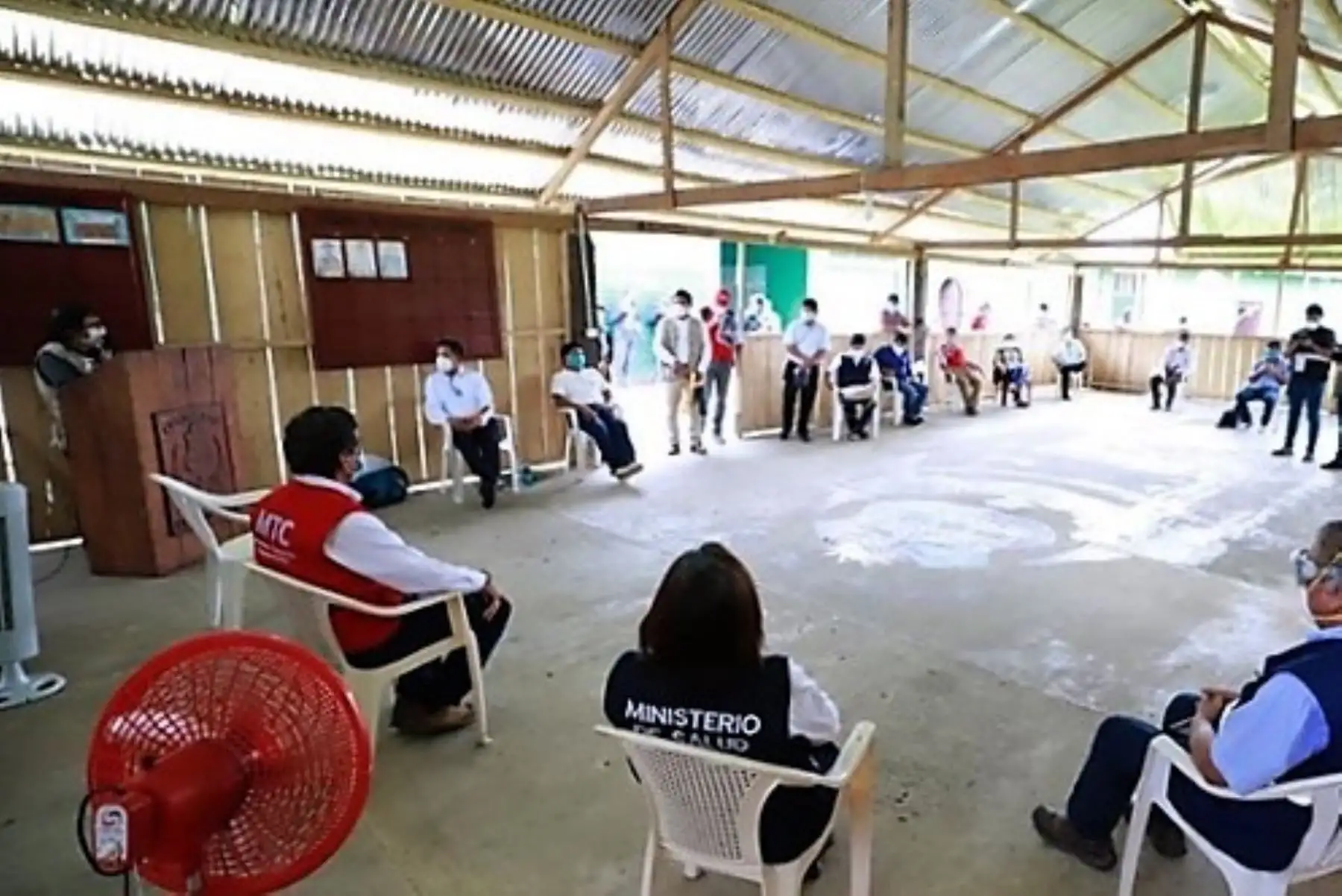 Ministros de Cultura y Transportes se reunieron con autoridades regionales de Amazonas para coordinar acciones contra el covid-19.