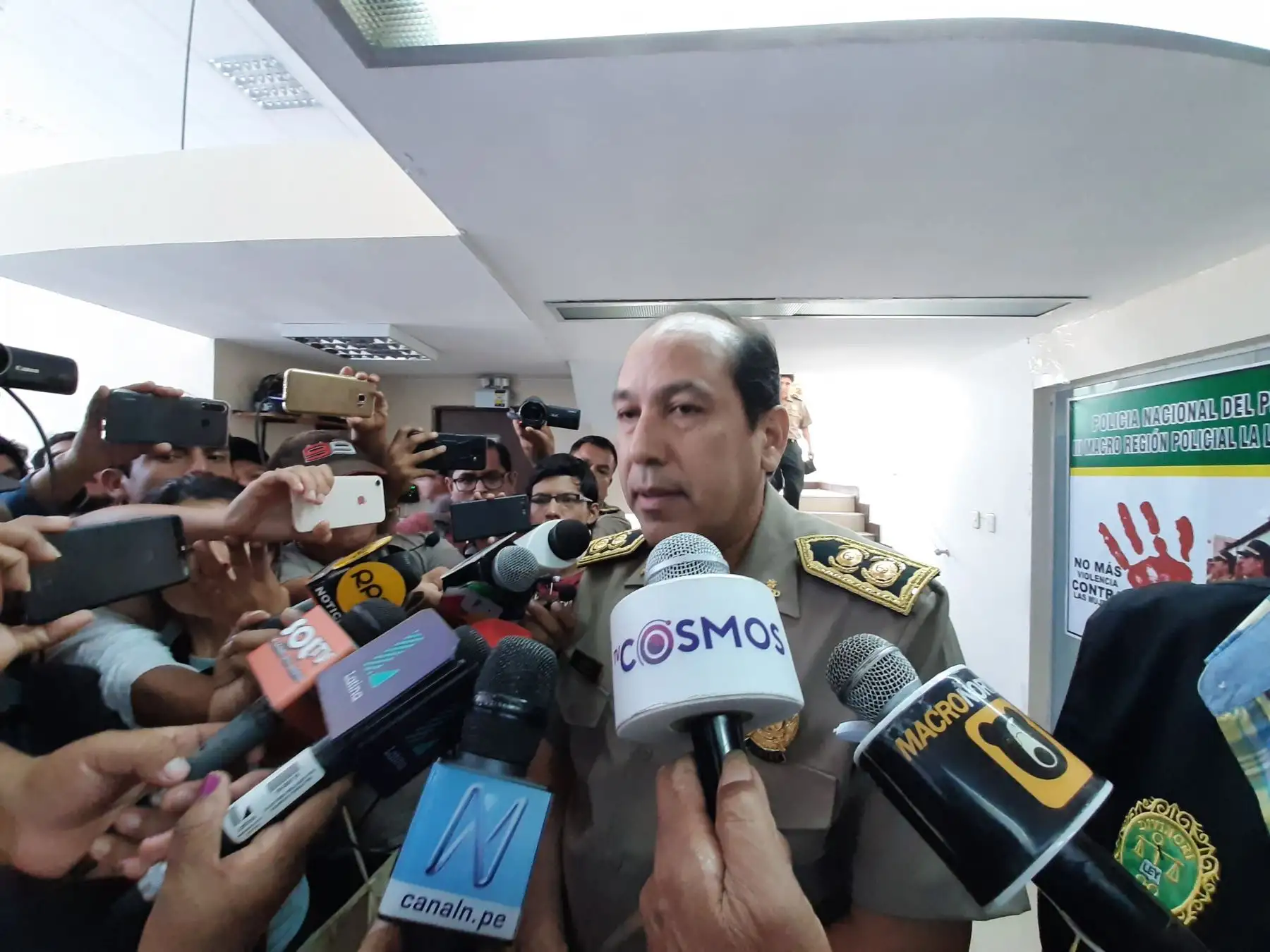 El Ministerio del Interior separó del cargo al jefe de Macrorregión Policial La Libertad-Áncash, general PNP Lucas Núnez, por presuntas irregularidades en la compra de productos durante la emergencia sanitaria. Foto: ANDINA/difusión.