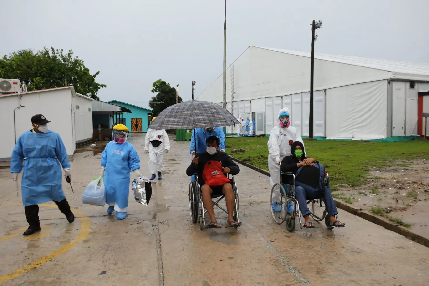 Pacientes son dados de alta en hospital blanco de Iquitos.Foto:ANDINA /Essalud