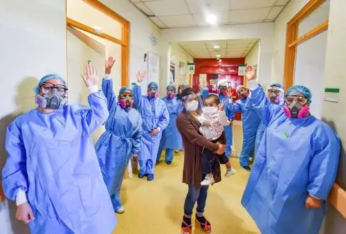 ¡Buena noticia! Niña de 2 años es dada de alta tras superar quemaduras y covid-19. Foto: ANDINA/Difusión.