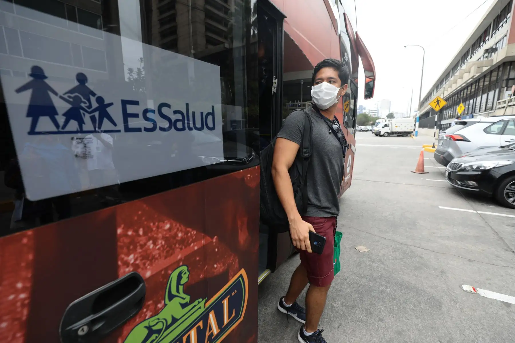 Equipo de profesionales de la salud regresan de Loreto.
Foto: Essalud