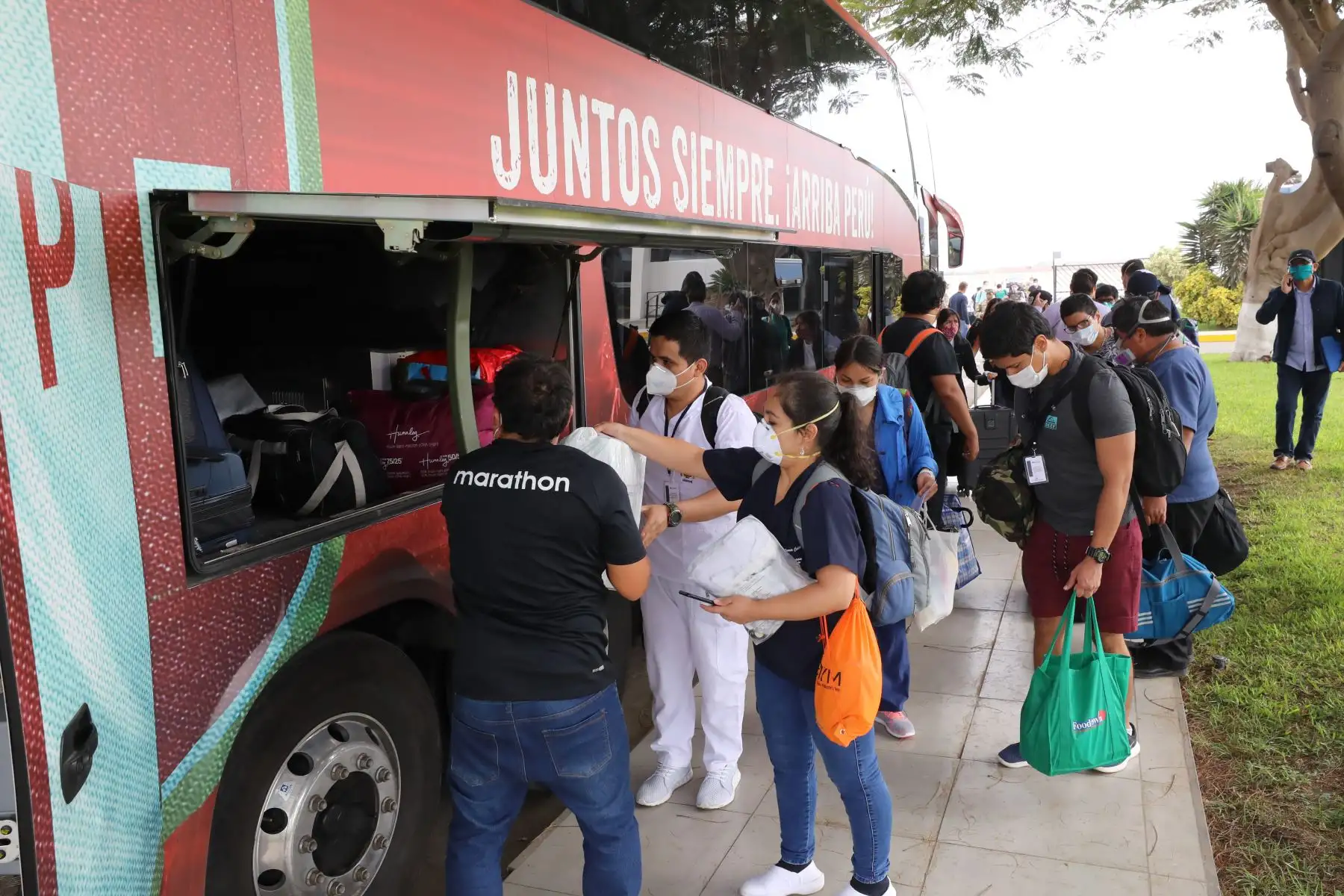 Equipo de profesionales de la salud regresan de Loreto.
Foto: Essalud