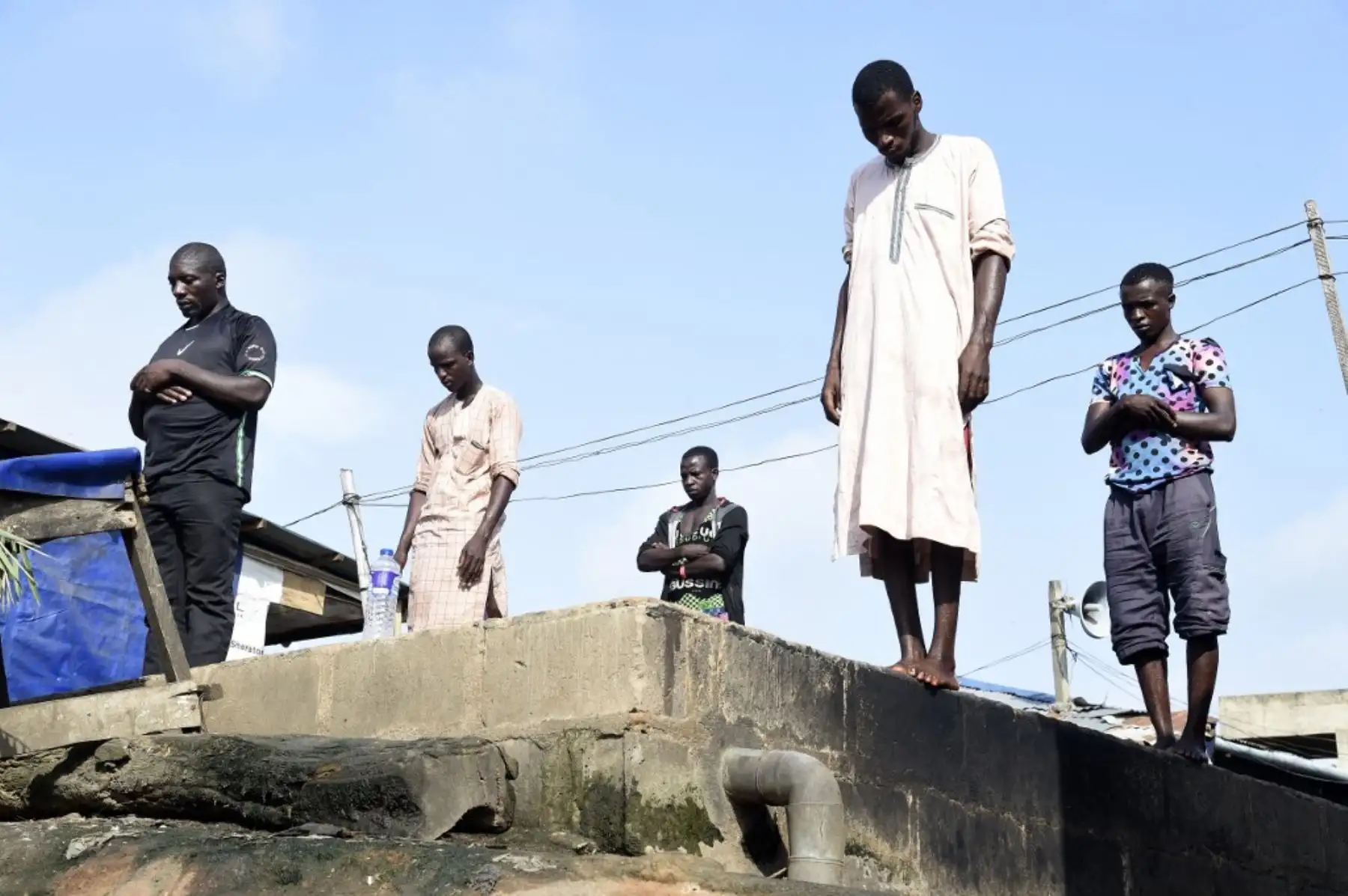 Los fieles se reúnen para realizar una oración para celebrar Eid al-Fitr en Kara Ibafo en el estado de Ogun. Foto: AFP