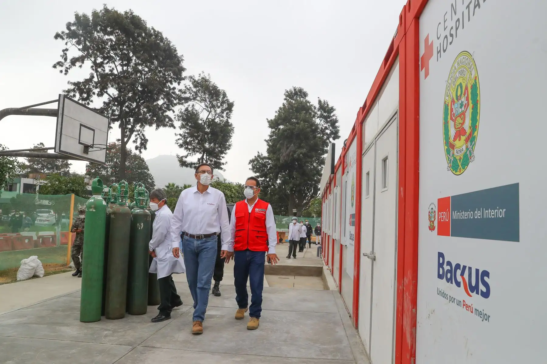 Presidente Martín Vizcarra visita Hospital de Campaña de la PNP, donado por la empresa privada. Foto: ANDINA/Prensa Presidencia