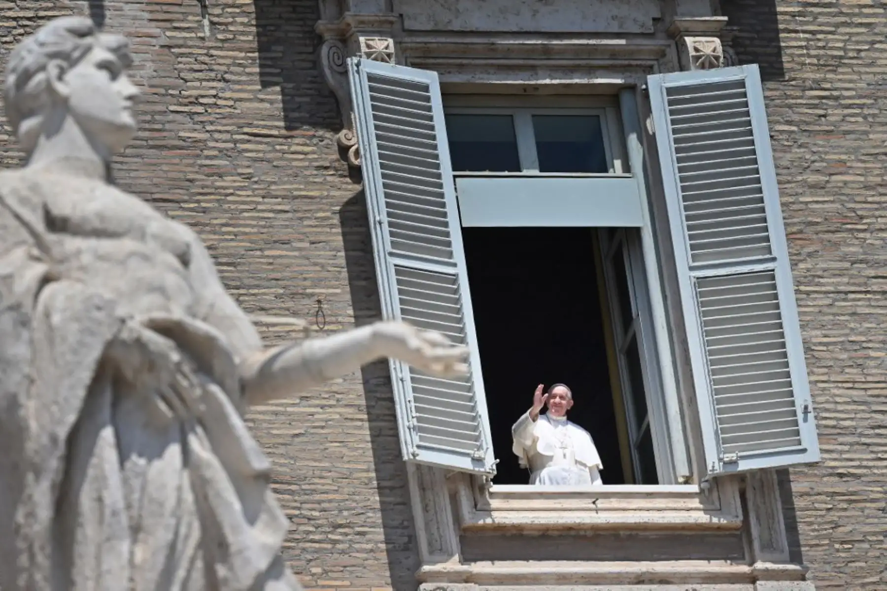 La Iglesia Católica chilena atraviesa una crisis causada por los abusos sexuales cometidos por algunos de sus miembros, lo que ha provocado la renuncia de obispos, pastores y sacerdotes, la expulsión de otros y decenas de juicios que involucran a religiosos. Foto: AFP