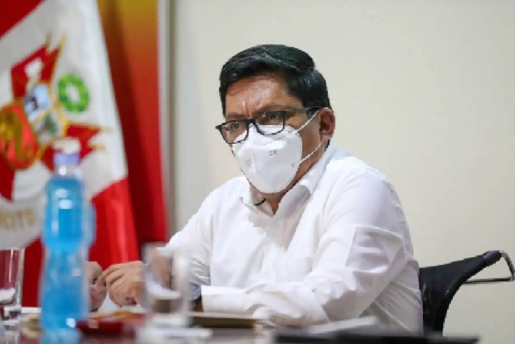 El jefe del Estado, durante su estadía en la ciudad blanca, se reunió con el alcalde provincial y burgomaestres distritales para dar solución a la problemática de los mercados locales, los cuales fueron cerrados por no cumplir con las normas sanitarias dispuestas a nivel nacional.
