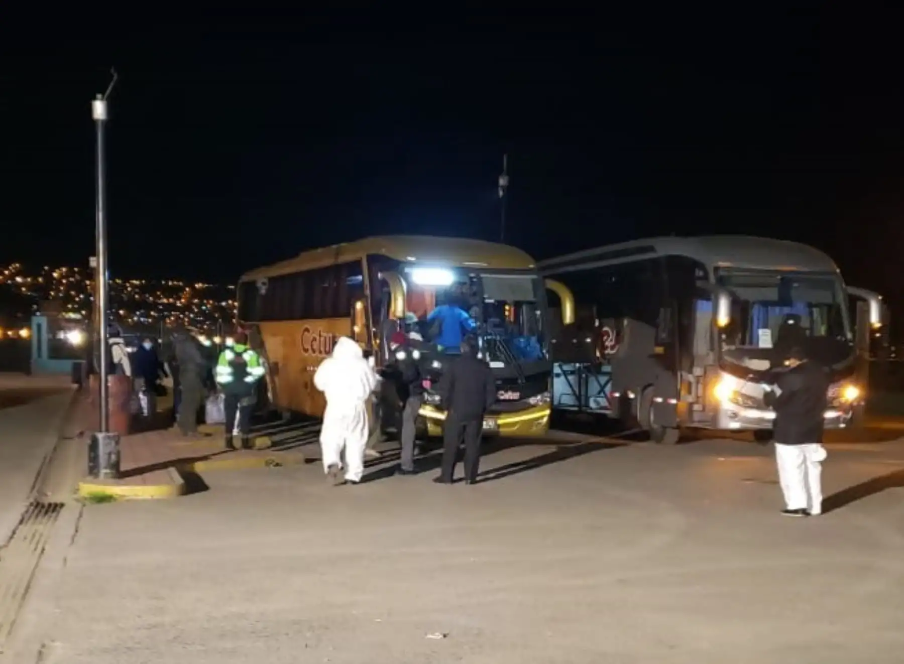 Un grupo de 52 personas llegó ayer a Moquegua procedente de Cusco y Puno como parte de los traslados humanitarios que organiza el Gobierno. ANDINA/Difusión