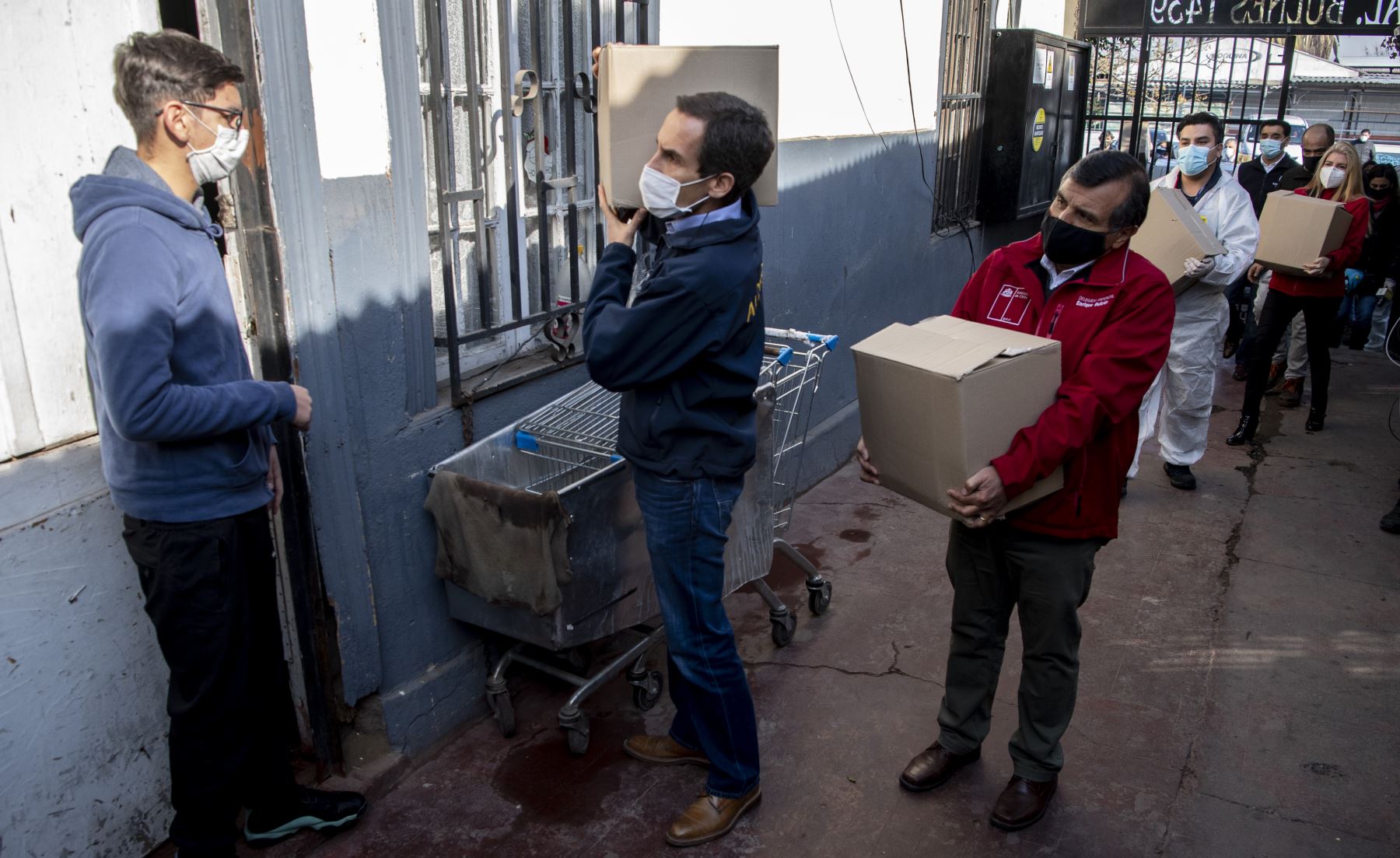 Chile registró este lunes una nueva cifra récord de cantidad de contagios del nuevo coronavirus (covid-19), llegando a 4.895 casos contabilizados en las últimas 24 horas. Foto: AFP